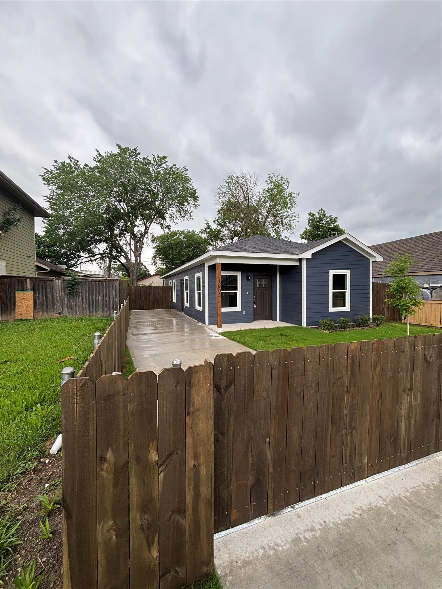 Single Family Residence For Sale in Tarrant County , 1005 E Tucker Street, Fort Worth, Texas 76104, 3 Bedroom, 2 Bathroom, Garage spaces, 1,338 Sqft, built in 2026, New Construction - Complete, mls#21200805, Real Estate Agent in Fort Worth, Homes For Sale in Tarrant county, Homes For Sale in Fort Worth, Realtor in Fort Worth Texas, Real Estate Brokerage Independent Realty Texas, Luminita Cordes Realtor