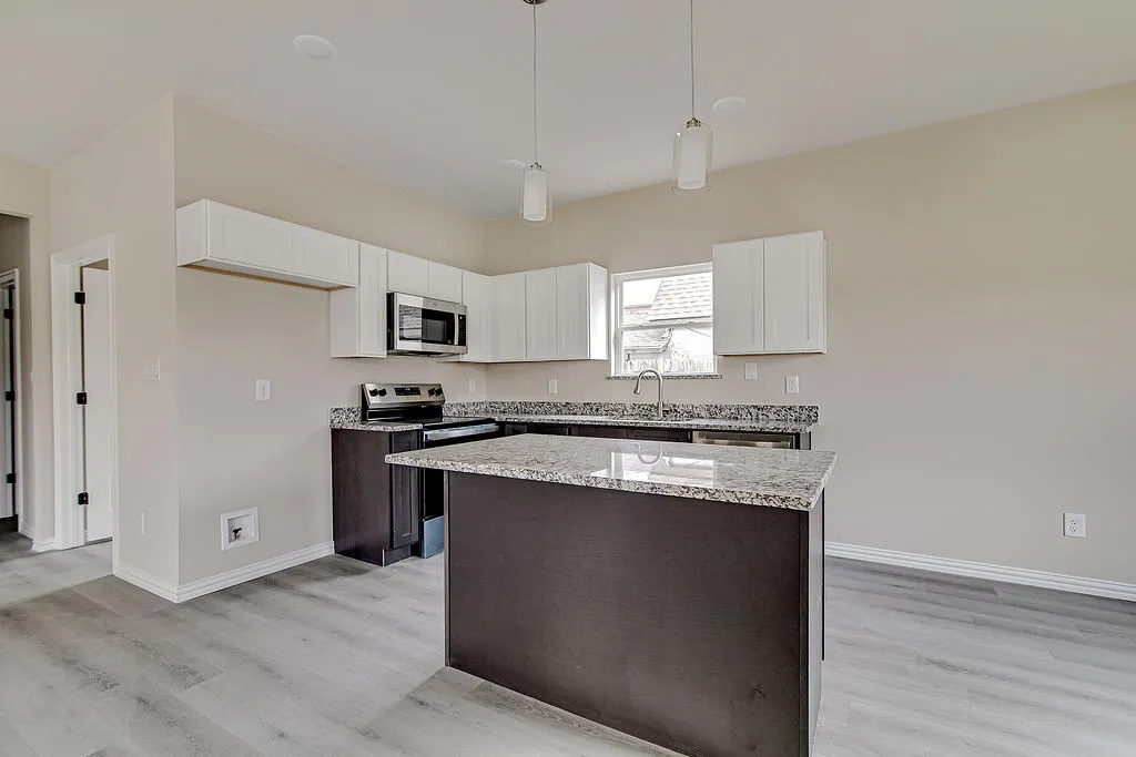 Single Family Residence For Sale in Tarrant County , 1005 E Tucker Street, Fort Worth, Texas 76104, 3 Bedroom, 2 Bathroom, Garage spaces, 1,338 Sqft, built in 2026, New Construction - Complete, mls#21200805, Real Estate Agent in Fort Worth, Homes For Sale in Tarrant county, Homes For Sale in Fort Worth, Realtor in Fort Worth Texas, Real Estate Brokerage Independent Realty Texas, Luminita Cordes Realtor