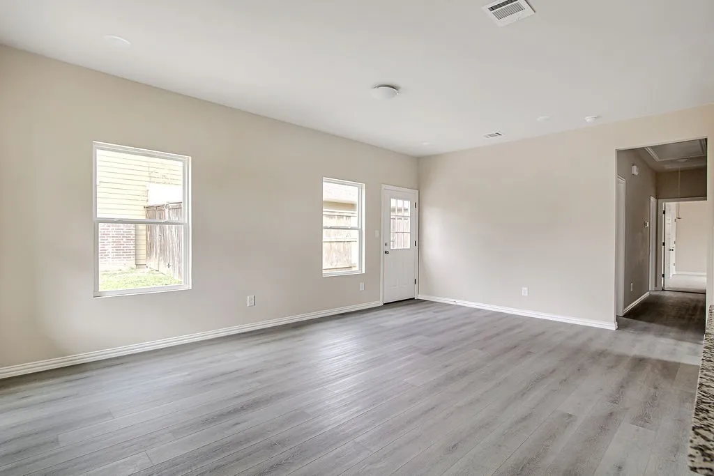 Single Family Residence For Sale in Tarrant County , 1005 E Tucker Street, Fort Worth, Texas 76104, 3 Bedroom, 2 Bathroom, Garage spaces, 1,338 Sqft, built in 2026, New Construction - Complete, mls#21200805, Real Estate Agent in Fort Worth, Homes For Sale in Tarrant county, Homes For Sale in Fort Worth, Realtor in Fort Worth Texas, Real Estate Brokerage Independent Realty Texas, Luminita Cordes Realtor