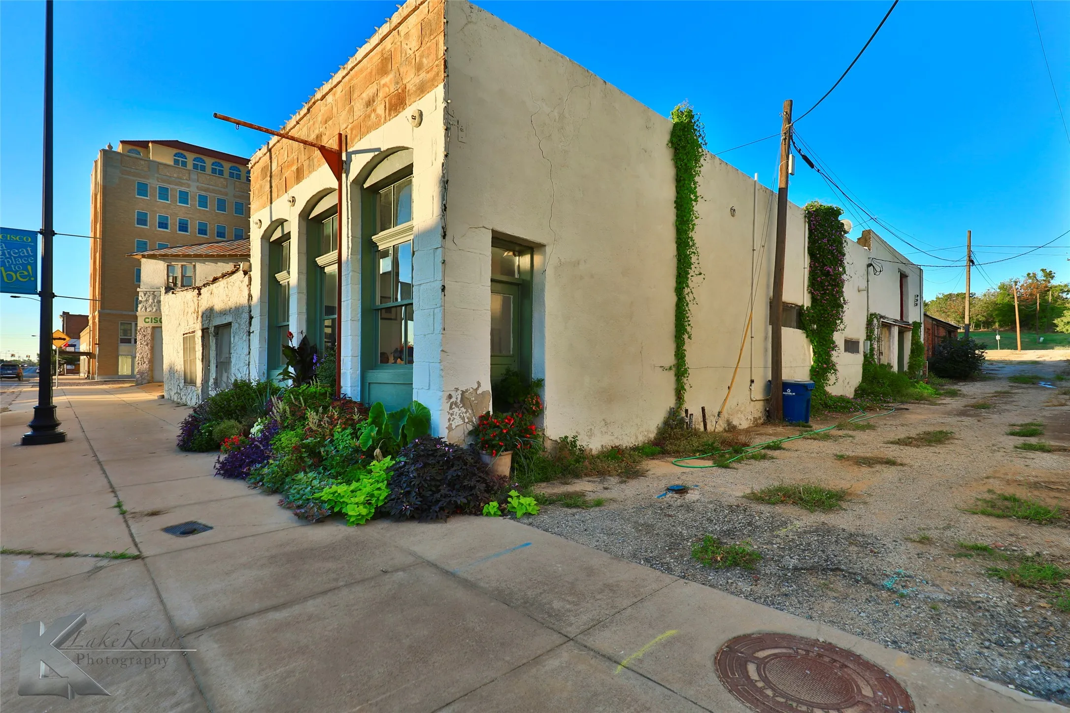 Business For Sale in Eastland County , 306 Conrad Hilton Boulevard, Cisco, Texas 76437, 0, 0, Garage spaces, 3,400 Sqft, built in 1935, Preowned, mls#21200826, Real Estate Agent in Cisco, Homes For Sale in Eastland county, Homes For Sale in Cisco, Realtor in Cisco Texas, Real Estate Brokerage Independent Realty Texas, Luminita Cordes Realtor