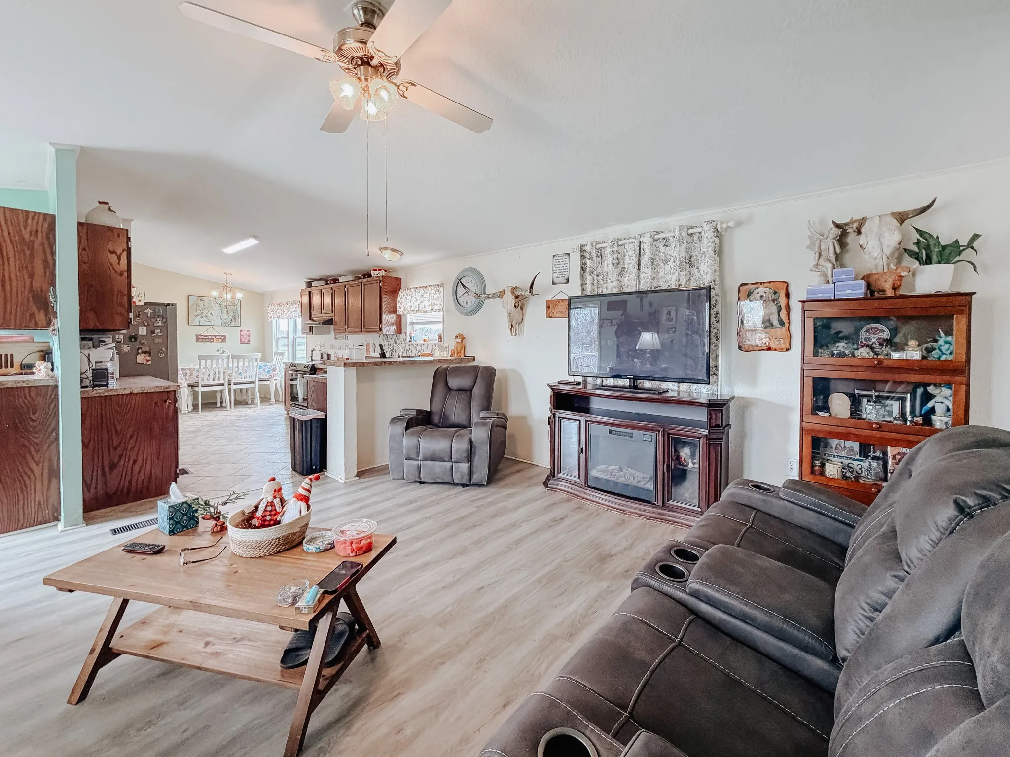 Manufactured Home For Sale in Navarro County , 706 County Road 2260, Corsicana, Texas 75109, 3 Bedrooms, 2 Bathrooms, Garage spaces, 1,360 Sqft, built in 2020, Price $300,000, mls#21194902, Real Estate Agent in Corsicana, Homes For Sale in Navarro county, Homes For Sale in Corsicana, Realtor in Corsicana Texas, Real Estate Brokerage Independent Realty Texas, Luminita Cordes Realtor