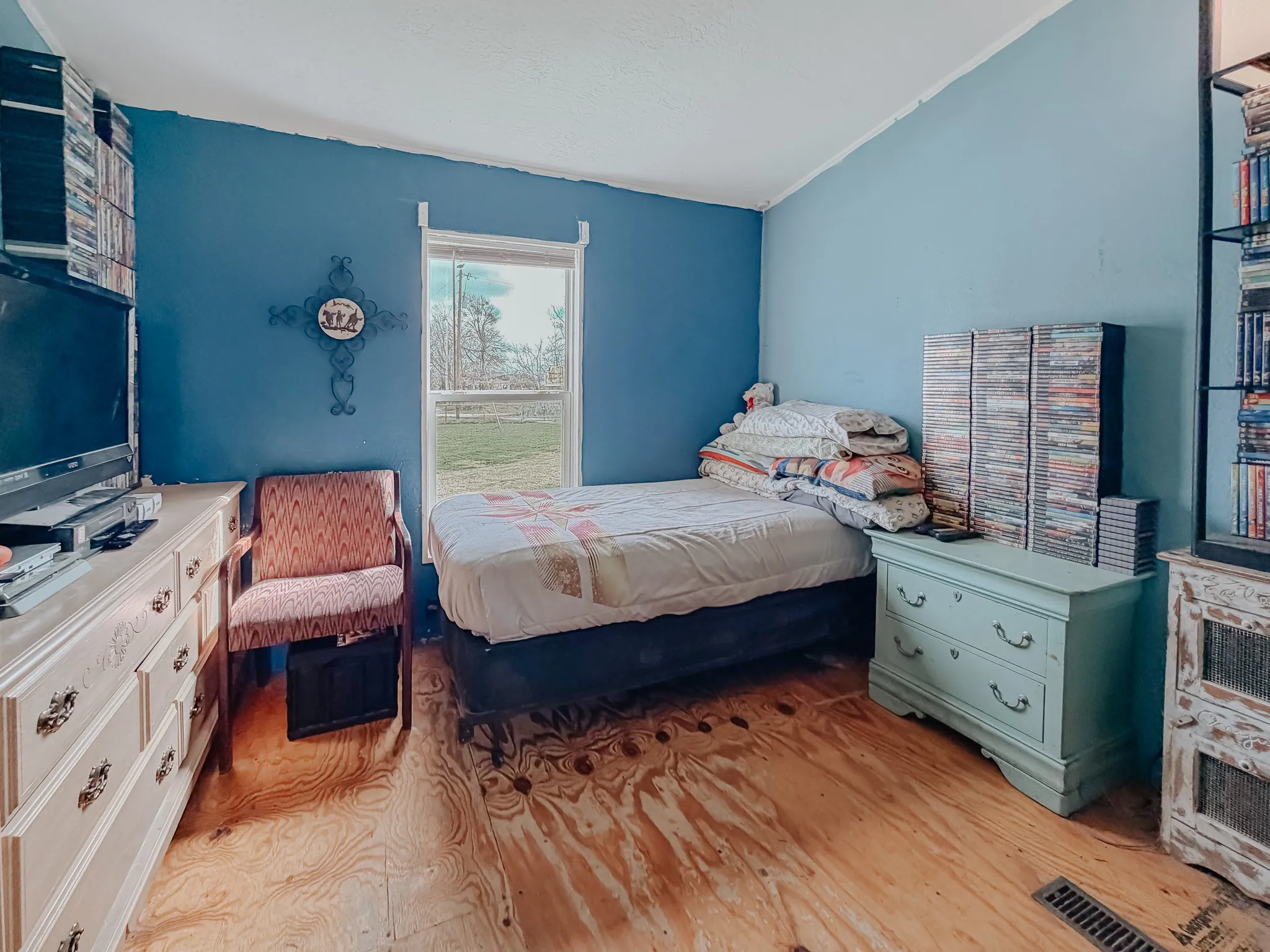 Manufactured Home For Sale in Navarro County , 706 County Road 2260, Corsicana, Texas 75109, 3 Bedrooms, 2 Bathrooms, Garage spaces, 1,360 Sqft, built in 2020, Price $300,000, mls#21194902, Real Estate Agent in Corsicana, Homes For Sale in Navarro county, Homes For Sale in Corsicana, Realtor in Corsicana Texas, Real Estate Brokerage Independent Realty Texas, Luminita Cordes Realtor