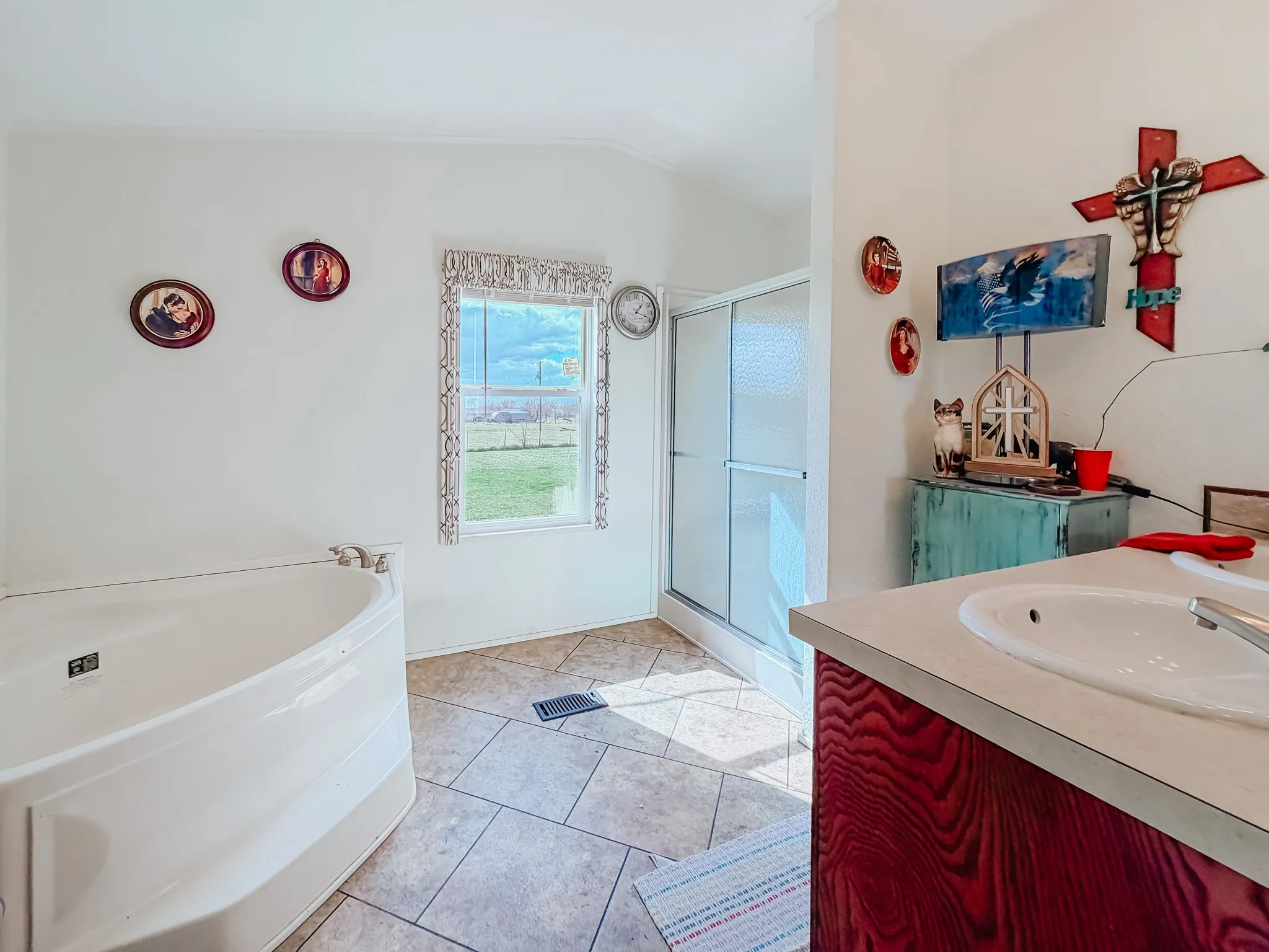 Manufactured Home For Sale in Navarro County , 706 County Road 2260, Corsicana, Texas 75109, 3 Bedrooms, 2 Bathrooms, Garage spaces, 1,360 Sqft, built in 2020, Price $300,000, mls#21194902, Real Estate Agent in Corsicana, Homes For Sale in Navarro county, Homes For Sale in Corsicana, Realtor in Corsicana Texas, Real Estate Brokerage Independent Realty Texas, Luminita Cordes Realtor