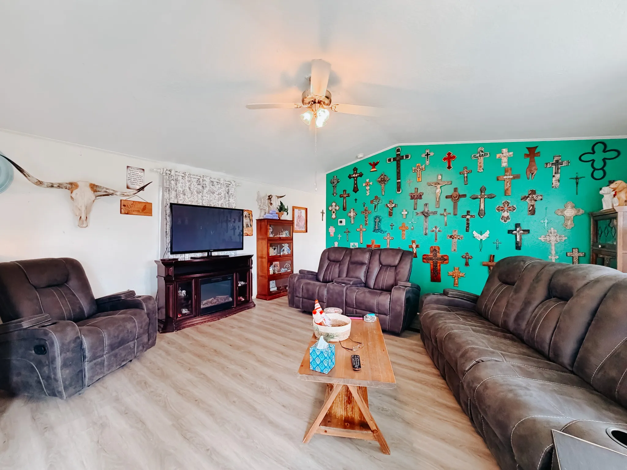 Manufactured Home For Sale in Navarro County , 706 County Road 2260, Corsicana, Texas 75109, 3 Bedrooms, 2 Bathrooms, Garage spaces, 1,360 Sqft, built in 2020, Price $300,000, mls#21194902, Real Estate Agent in Corsicana, Homes For Sale in Navarro county, Homes For Sale in Corsicana, Realtor in Corsicana Texas, Real Estate Brokerage Independent Realty Texas, Luminita Cordes Realtor