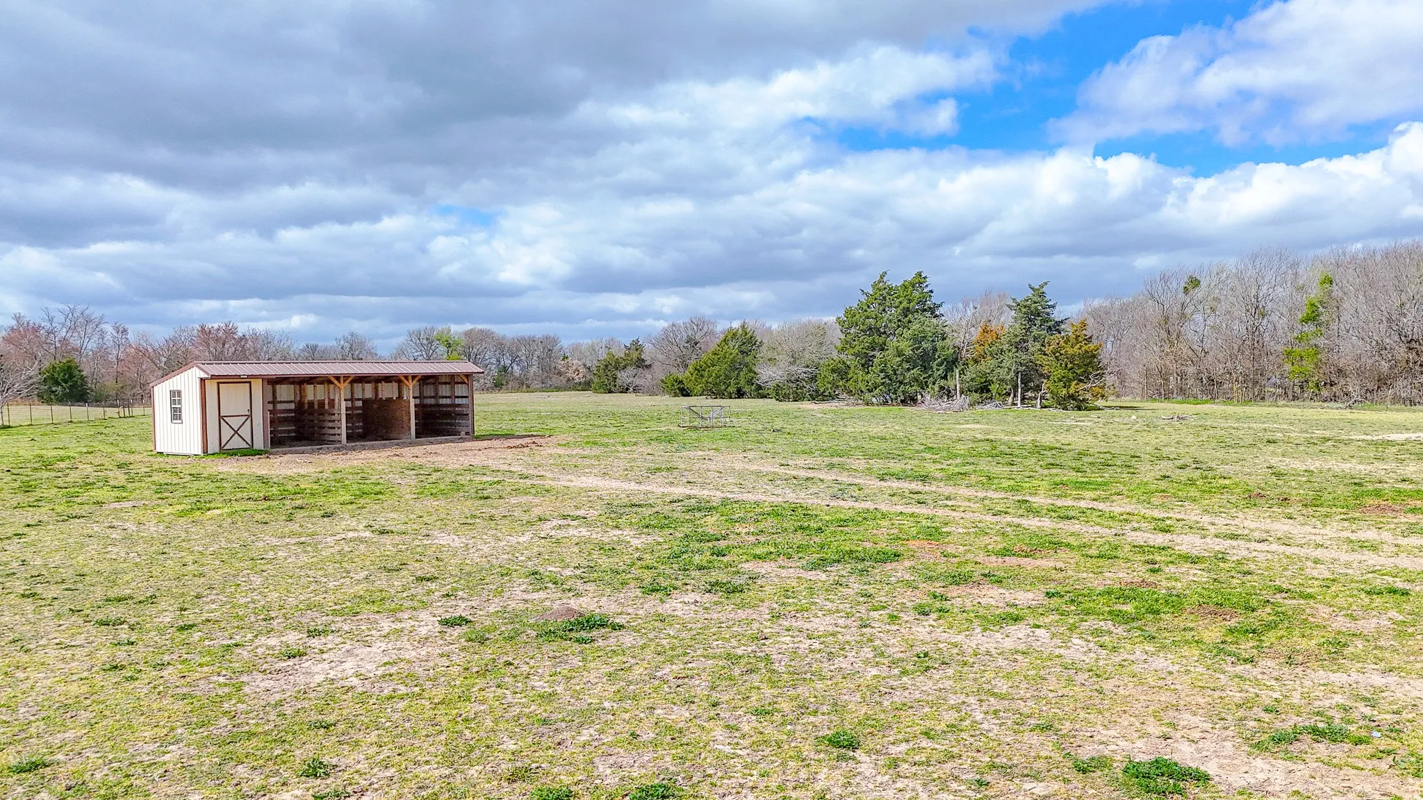 Manufactured Home For Sale in Navarro County , 706 County Road 2260, Corsicana, Texas 75109, 3 Bedrooms, 2 Bathrooms, Garage spaces, 1,360 Sqft, built in 2020, Price $300,000, mls#21194902, Real Estate Agent in Corsicana, Homes For Sale in Navarro county, Homes For Sale in Corsicana, Realtor in Corsicana Texas, Real Estate Brokerage Independent Realty Texas, Luminita Cordes Realtor