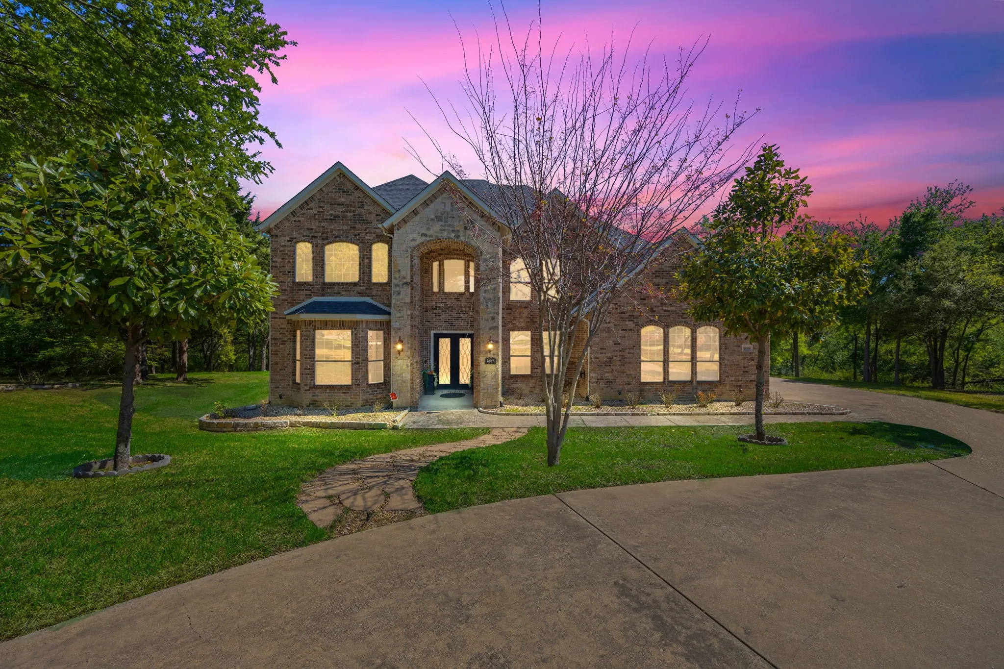 Single Family Residence For Sale in Dallas County , 1559 Cypress Bend Drive, Cedar Hill, Texas 75104, 5 Bedrooms, 4 Bathrooms, 3 Garage spaces, 4,856 Sqft, built in 2006, Preowned, Price $845,000, mls#21200834, Real Estate Agent in Cedar Hill, Homes For Sale in Dallas county, Homes For Sale in Cedar Hill, Realtor in Cedar Hill Texas, Real Estate Brokerage Independent Realty Texas, Luminita Cordes Realtor