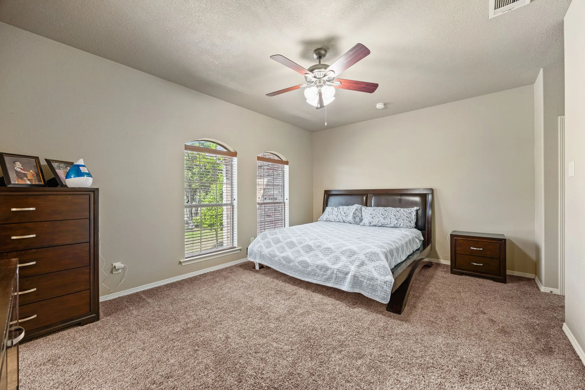 Single Family Residence For Sale in Dallas County , 1559 Cypress Bend Drive, Cedar Hill, Texas 75104, 5 Bedrooms, 4 Bathrooms, 3 Garage spaces, 4,856 Sqft, built in 2006, Preowned, Price $845,000, mls#21200834, Real Estate Agent in Cedar Hill, Homes For Sale in Dallas county, Homes For Sale in Cedar Hill, Realtor in Cedar Hill Texas, Real Estate Brokerage Independent Realty Texas, Luminita Cordes Realtor