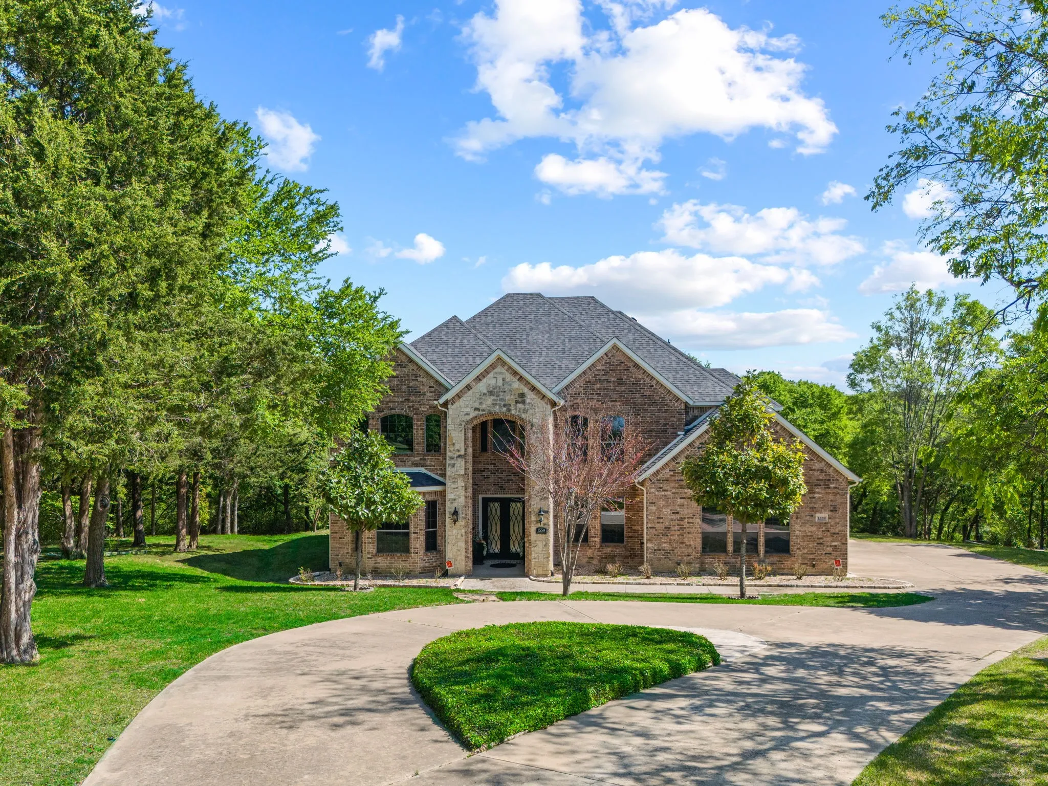 Single Family Residence For Sale in Dallas County , 1559 Cypress Bend Drive, Cedar Hill, Texas 75104, 5 Bedrooms, 4 Bathrooms, 3 Garage spaces, 4,856 Sqft, built in 2006, Preowned, Price $845,000, mls#21200834, Real Estate Agent in Cedar Hill, Homes For Sale in Dallas county, Homes For Sale in Cedar Hill, Realtor in Cedar Hill Texas, Real Estate Brokerage Independent Realty Texas, Luminita Cordes Realtor