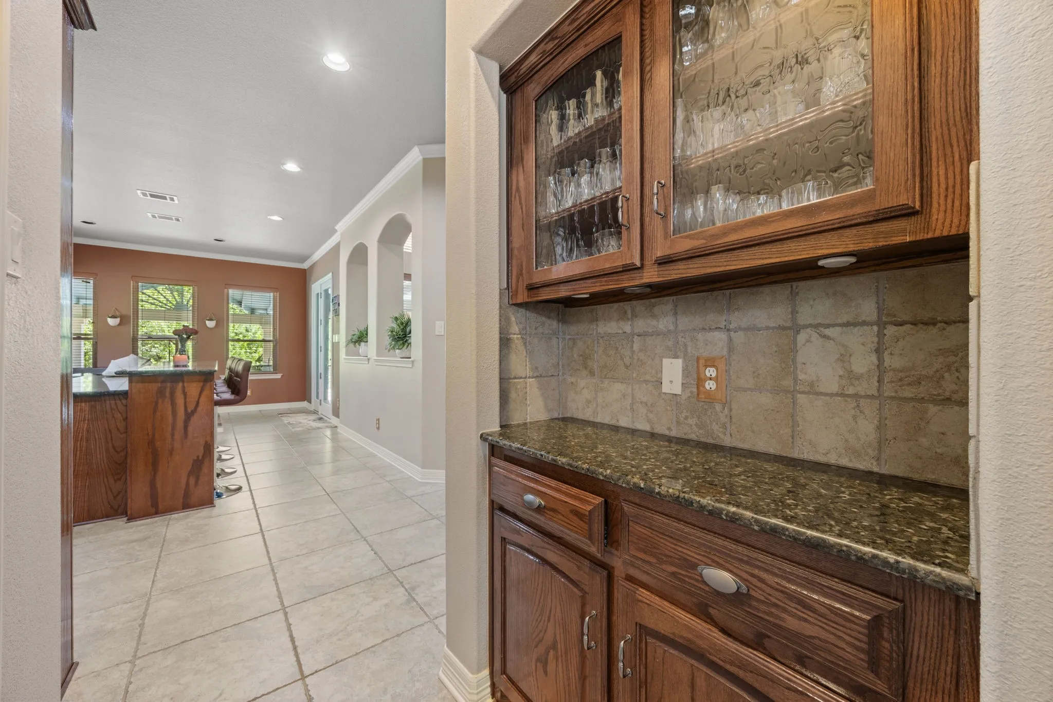 Single Family Residence For Sale in Dallas County , 1559 Cypress Bend Drive, Cedar Hill, Texas 75104, 5 Bedrooms, 4 Bathrooms, 3 Garage spaces, 4,856 Sqft, built in 2006, Preowned, Price $845,000, mls#21200834, Real Estate Agent in Cedar Hill, Homes For Sale in Dallas county, Homes For Sale in Cedar Hill, Realtor in Cedar Hill Texas, Real Estate Brokerage Independent Realty Texas, Luminita Cordes Realtor