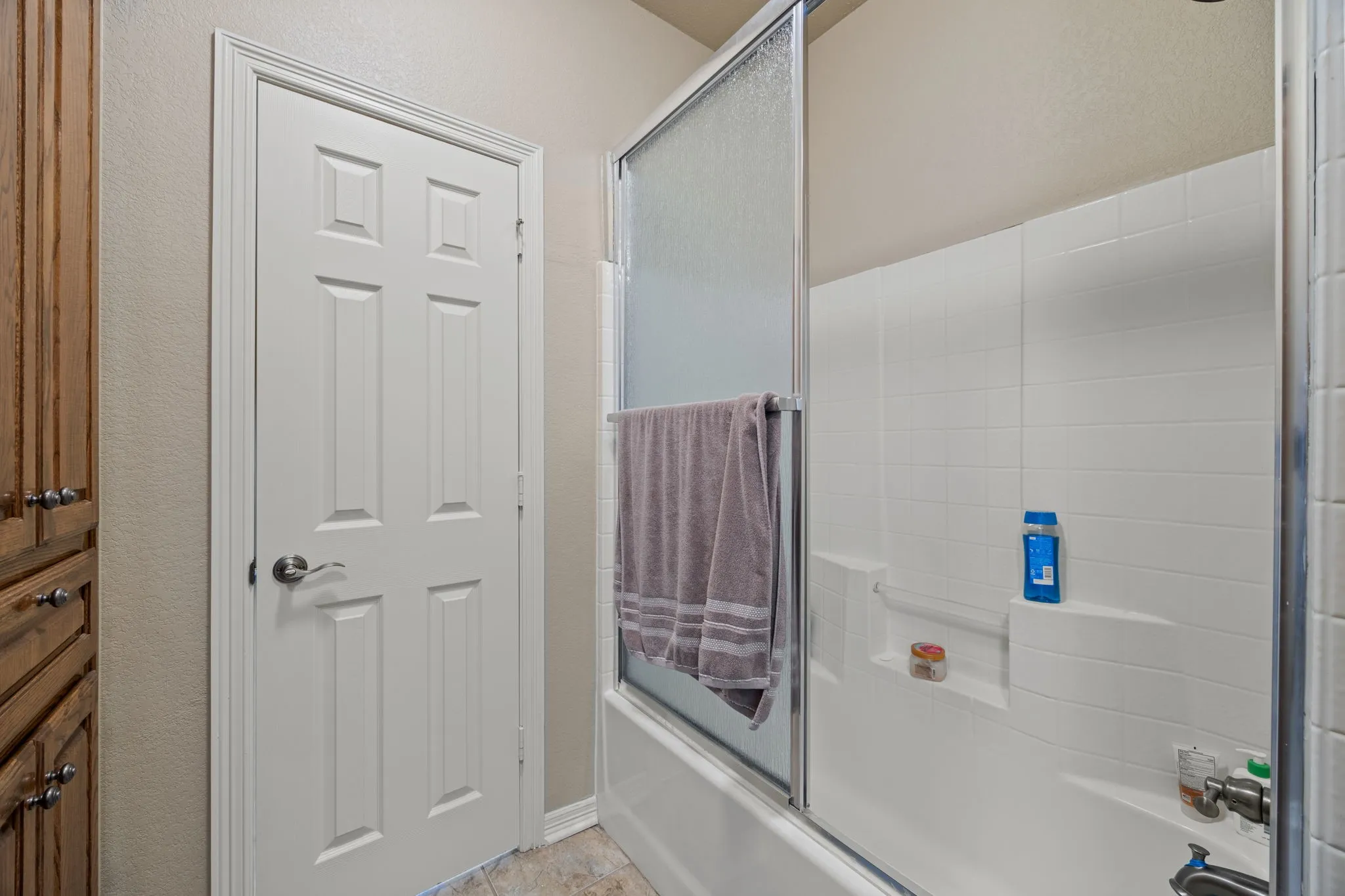Single Family Residence For Sale in Dallas County , 1559 Cypress Bend Drive, Cedar Hill, Texas 75104, 5 Bedrooms, 4 Bathrooms, 3 Garage spaces, 4,856 Sqft, built in 2006, Preowned, Price $845,000, mls#21200834, Real Estate Agent in Cedar Hill, Homes For Sale in Dallas county, Homes For Sale in Cedar Hill, Realtor in Cedar Hill Texas, Real Estate Brokerage Independent Realty Texas, Luminita Cordes Realtor