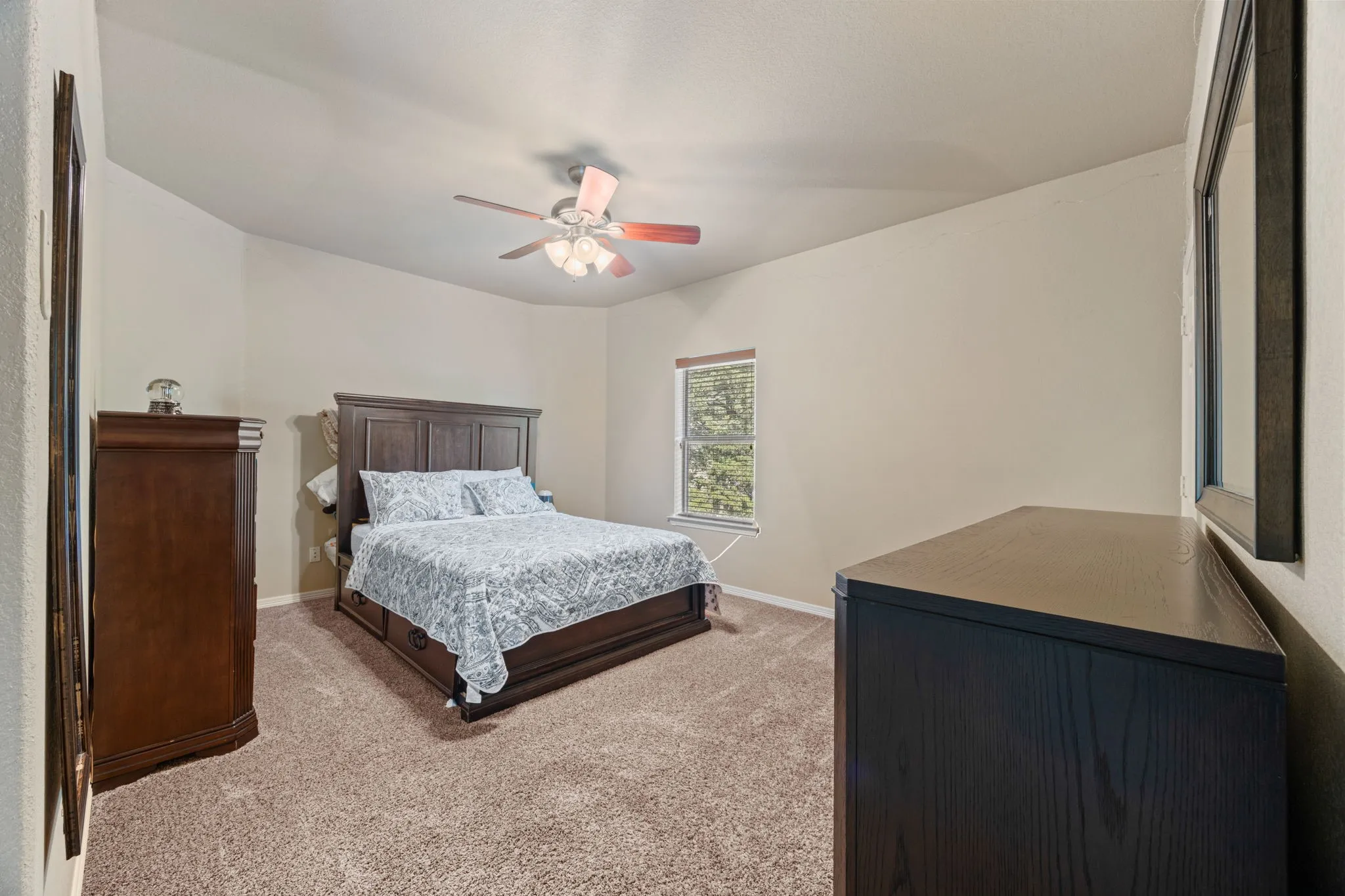 Single Family Residence For Sale in Dallas County , 1559 Cypress Bend Drive, Cedar Hill, Texas 75104, 5 Bedrooms, 4 Bathrooms, 3 Garage spaces, 4,856 Sqft, built in 2006, Preowned, Price $845,000, mls#21200834, Real Estate Agent in Cedar Hill, Homes For Sale in Dallas county, Homes For Sale in Cedar Hill, Realtor in Cedar Hill Texas, Real Estate Brokerage Independent Realty Texas, Luminita Cordes Realtor