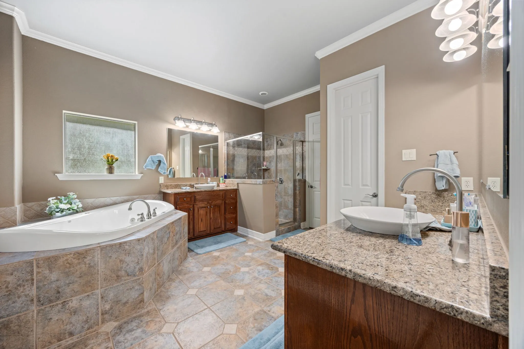 Single Family Residence For Sale in Dallas County , 1559 Cypress Bend Drive, Cedar Hill, Texas 75104, 5 Bedrooms, 4 Bathrooms, 3 Garage spaces, 4,856 Sqft, built in 2006, Preowned, Price $845,000, mls#21200834, Real Estate Agent in Cedar Hill, Homes For Sale in Dallas county, Homes For Sale in Cedar Hill, Realtor in Cedar Hill Texas, Real Estate Brokerage Independent Realty Texas, Luminita Cordes Realtor
