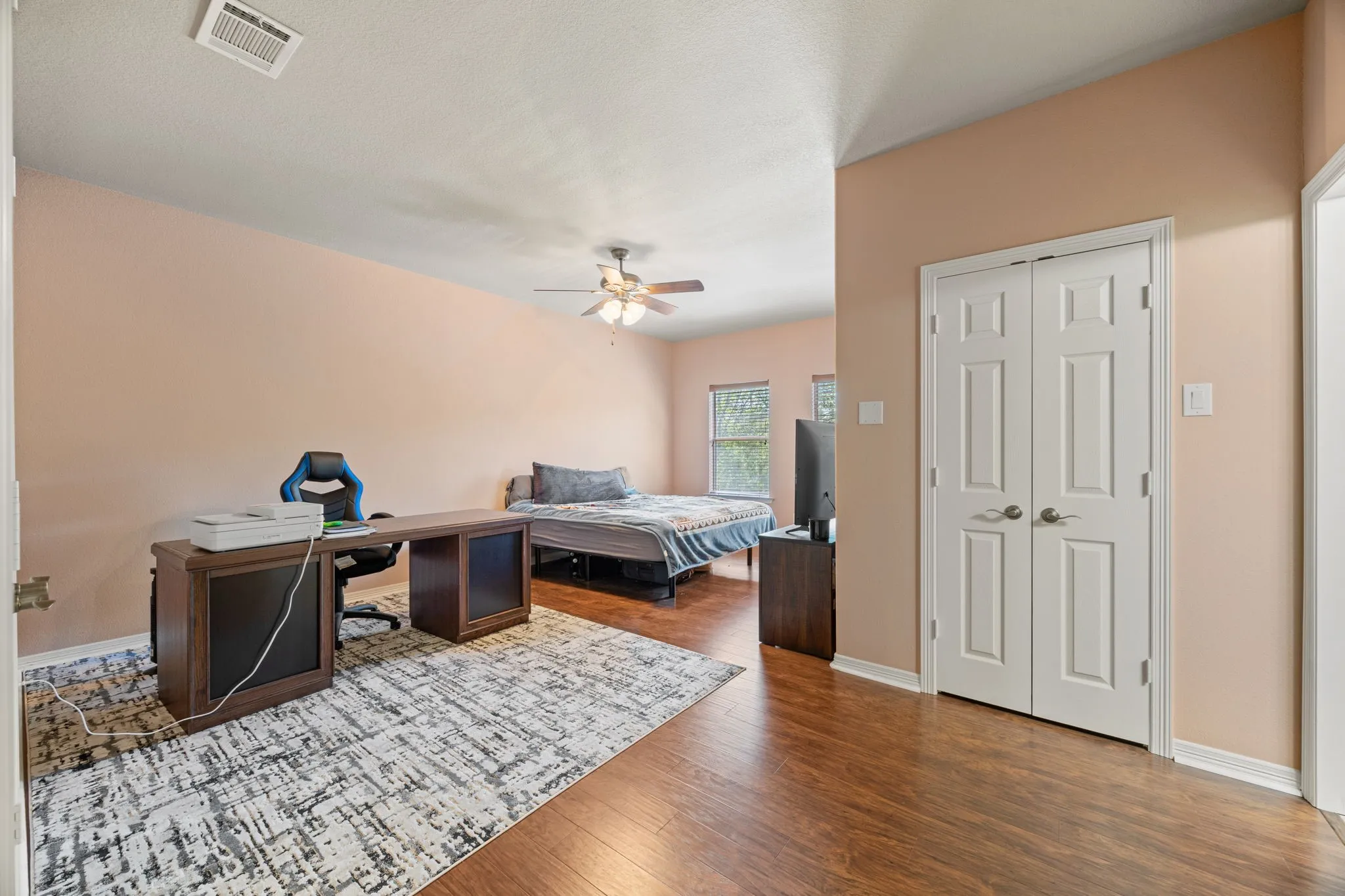 Single Family Residence For Sale in Dallas County , 1559 Cypress Bend Drive, Cedar Hill, Texas 75104, 5 Bedrooms, 4 Bathrooms, 3 Garage spaces, 4,856 Sqft, built in 2006, Preowned, Price $845,000, mls#21200834, Real Estate Agent in Cedar Hill, Homes For Sale in Dallas county, Homes For Sale in Cedar Hill, Realtor in Cedar Hill Texas, Real Estate Brokerage Independent Realty Texas, Luminita Cordes Realtor