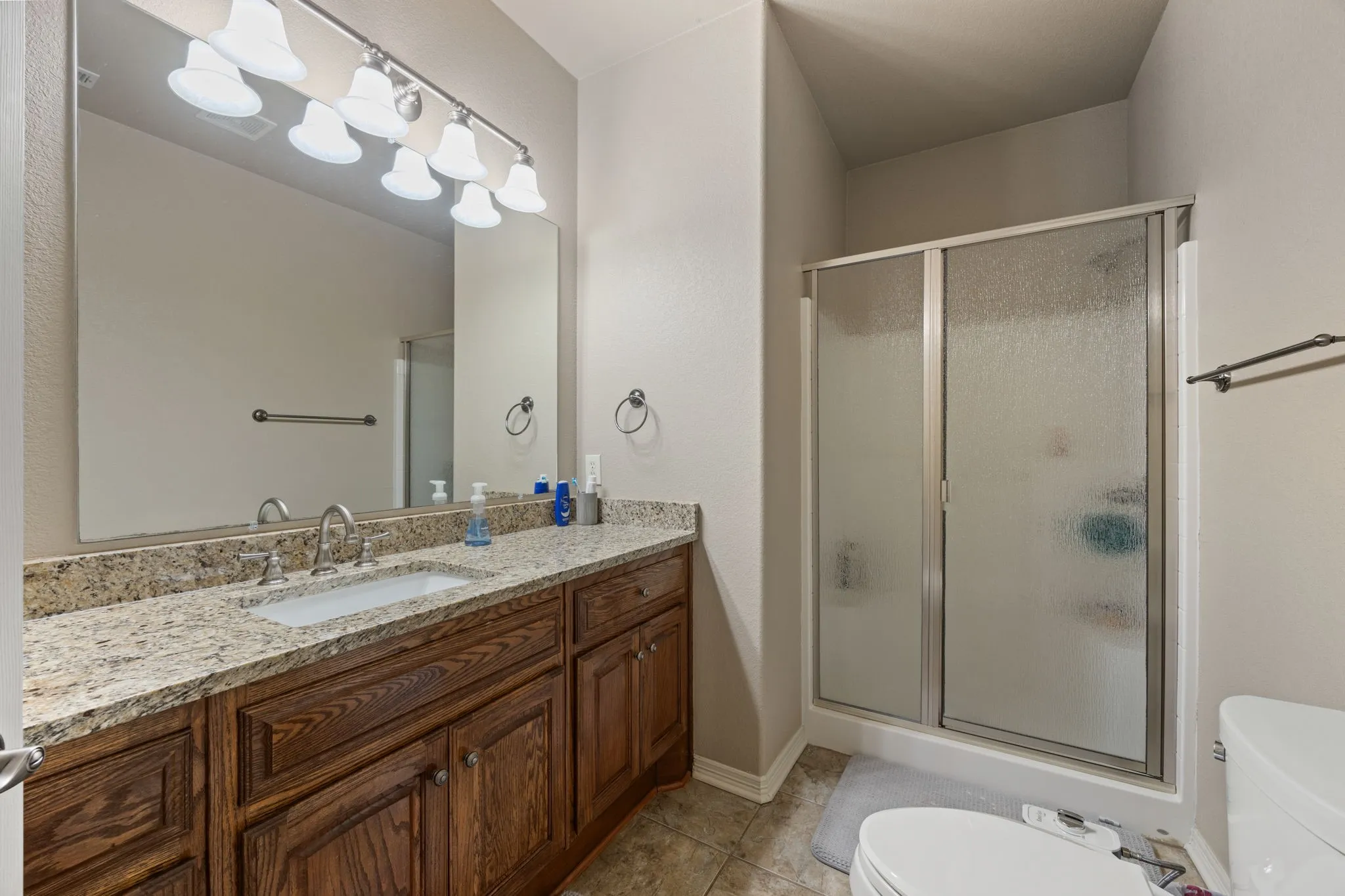 Single Family Residence For Sale in Dallas County , 1559 Cypress Bend Drive, Cedar Hill, Texas 75104, 5 Bedrooms, 4 Bathrooms, 3 Garage spaces, 4,856 Sqft, built in 2006, Preowned, Price $845,000, mls#21200834, Real Estate Agent in Cedar Hill, Homes For Sale in Dallas county, Homes For Sale in Cedar Hill, Realtor in Cedar Hill Texas, Real Estate Brokerage Independent Realty Texas, Luminita Cordes Realtor