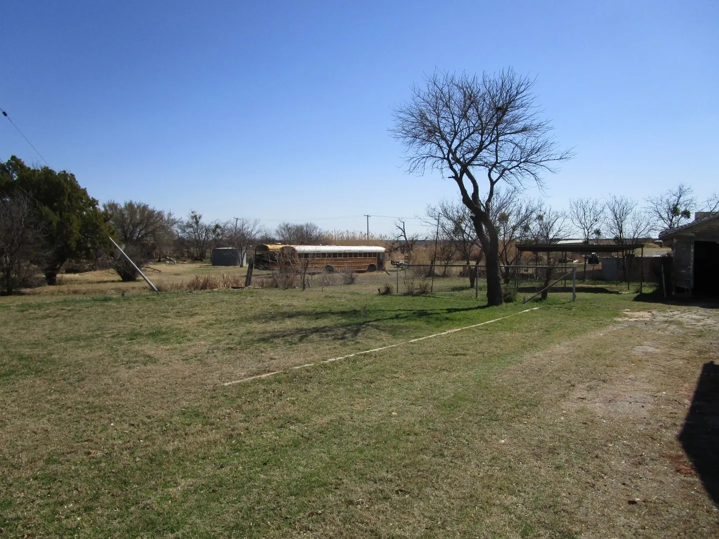 Single Family Residence For Sale in Wichita County , 106 E Magnolia Avenue, Electra, Texas 76360, 2 Bedroom, 1 Bathroom, 1 Garage spaces, 1,124 Sqft, built in 1935, Preowned, mls#21200838, Real Estate Agent in Electra, Homes For Sale in Wichita county, Homes For Sale in Electra, Realtor in Electra Texas, Real Estate Brokerage Independent Realty Texas, Luminita Cordes Realtor