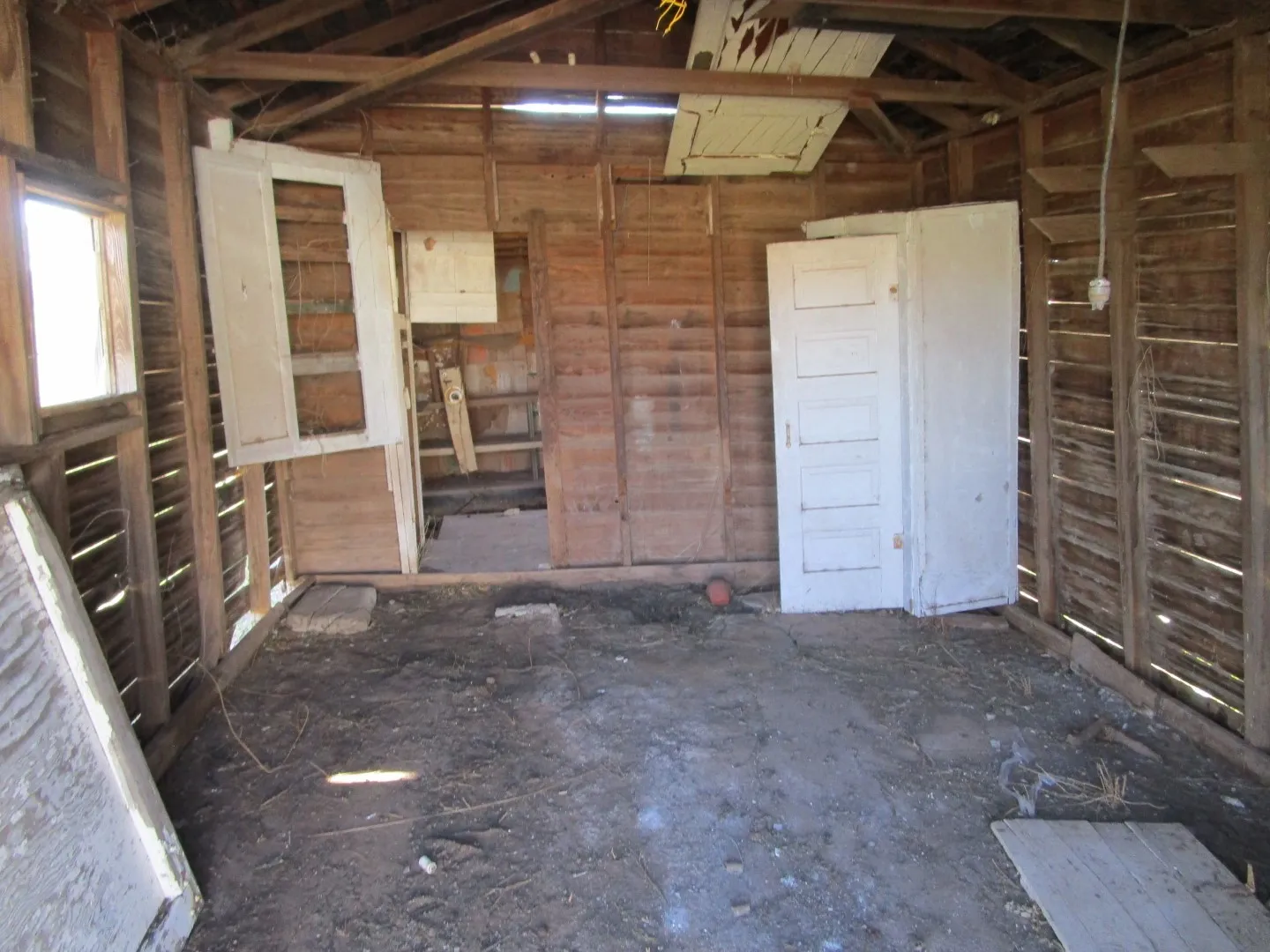 Single Family Residence For Sale in Wichita County , 106 E Magnolia Avenue, Electra, Texas 76360, 2 Bedroom, 1 Bathroom, 1 Garage spaces, 1,124 Sqft, built in 1935, Preowned, mls#21200838, Real Estate Agent in Electra, Homes For Sale in Wichita county, Homes For Sale in Electra, Realtor in Electra Texas, Real Estate Brokerage Independent Realty Texas, Luminita Cordes Realtor