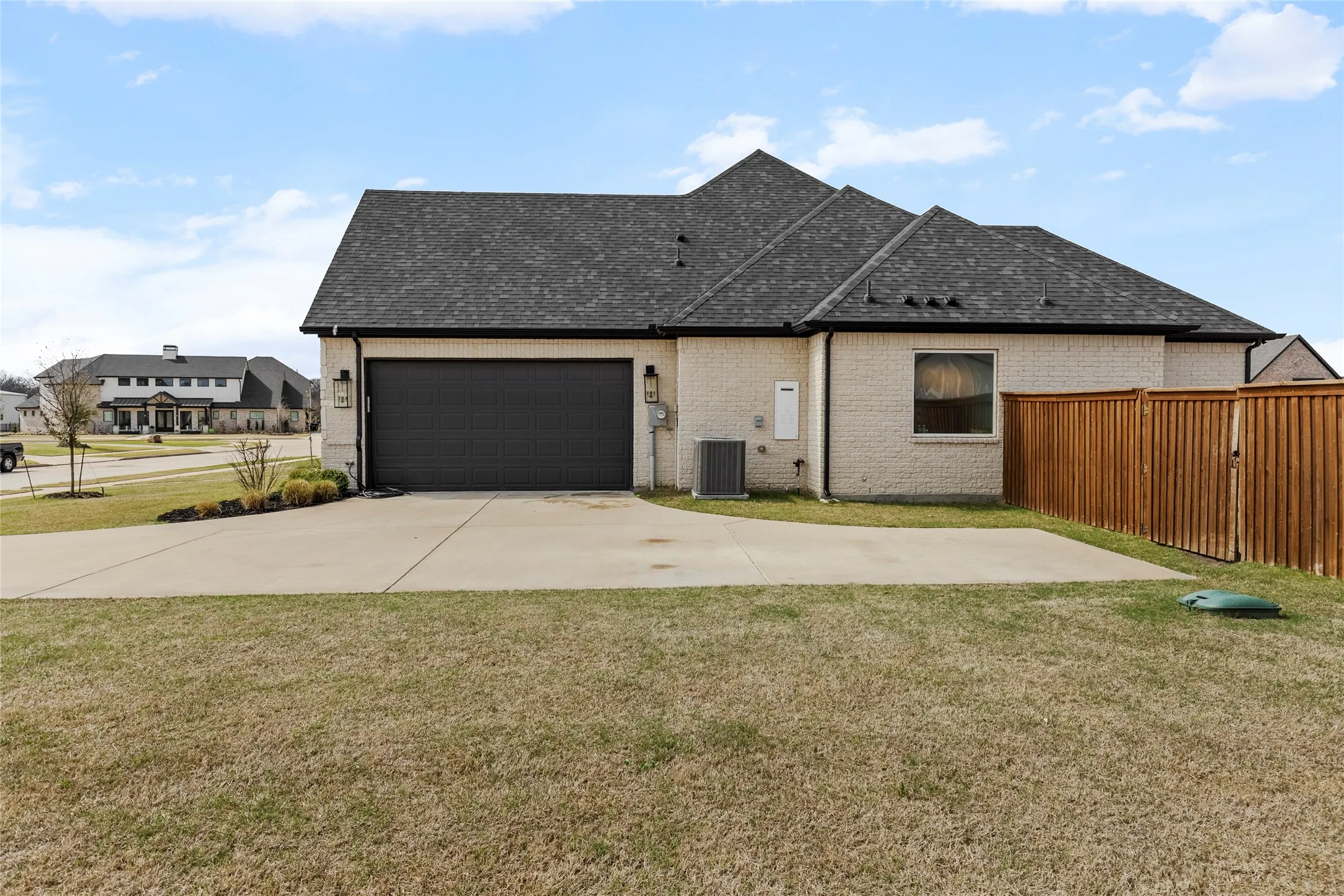 Single Family Residence For Sale in Hunt County , 1022 Todd Street, Caddo Mills, Texas 75135, 4 Bedroom, 4 Bathroom, 2 Garage spaces, 2,764 Sqft, built in 2022, Preowned, mls#21199991, Real Estate Agent in Caddo Mills, Homes For Sale in Hunt county, Homes For Sale in Caddo Mills, Realtor in Caddo Mills Texas, Real Estate Brokerage Independent Realty Texas, Luminita Cordes Realtor