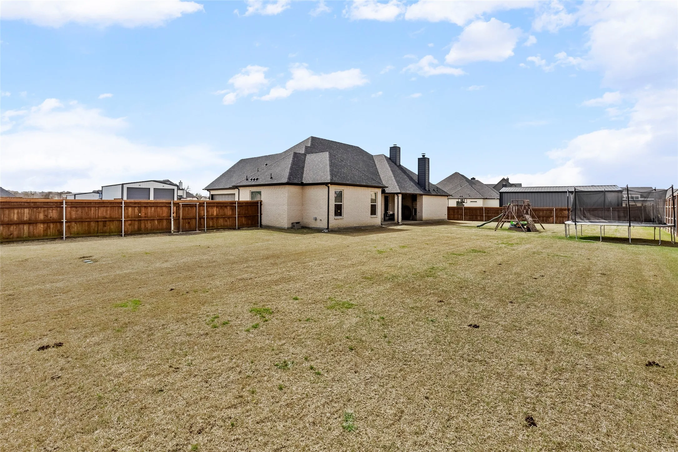 Single Family Residence For Sale in Hunt County , 1022 Todd Street, Caddo Mills, Texas 75135, 4 Bedroom, 4 Bathroom, 2 Garage spaces, 2,764 Sqft, built in 2022, Preowned, mls#21199991, Real Estate Agent in Caddo Mills, Homes For Sale in Hunt county, Homes For Sale in Caddo Mills, Realtor in Caddo Mills Texas, Real Estate Brokerage Independent Realty Texas, Luminita Cordes Realtor