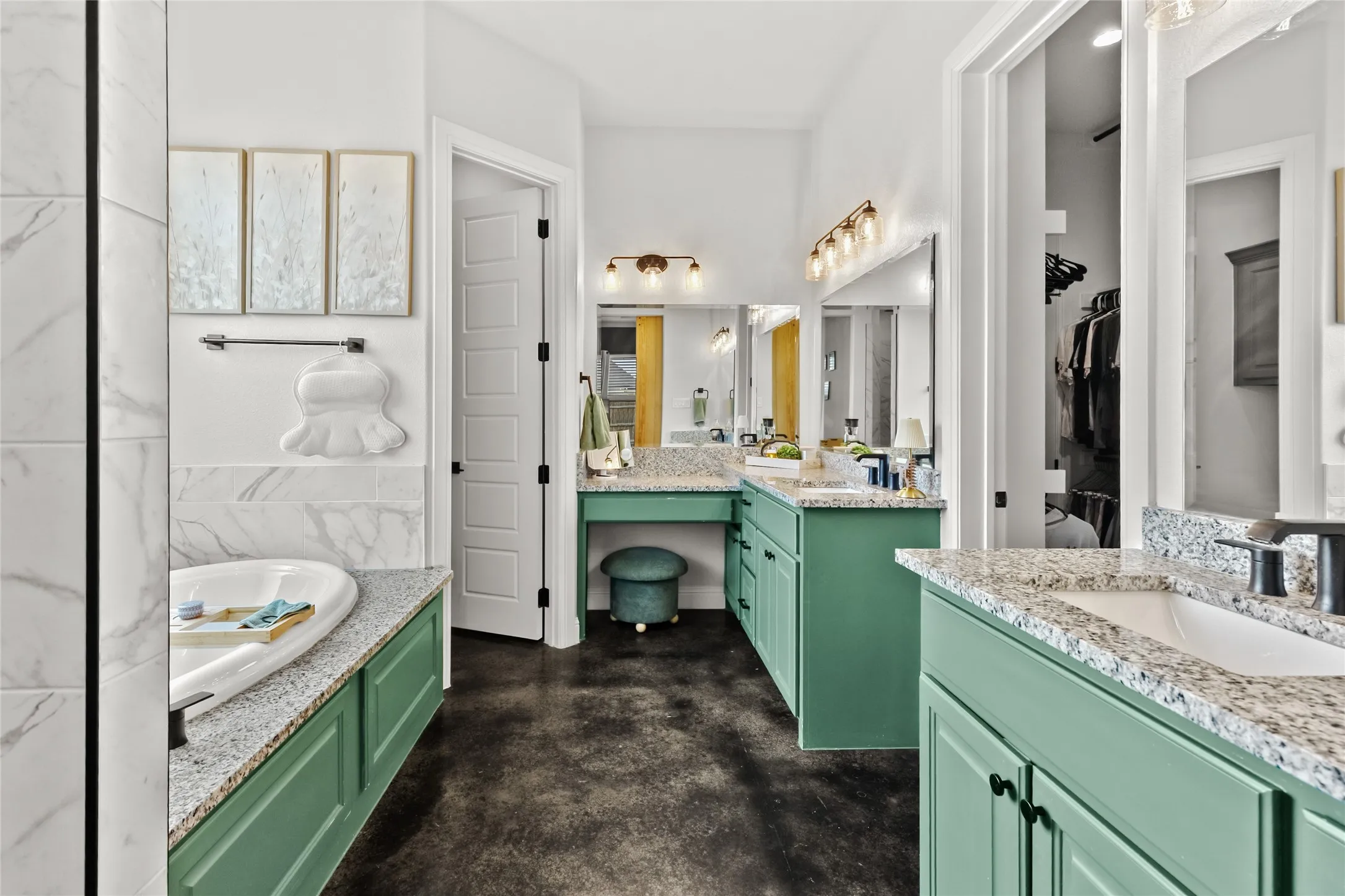 Single Family Residence For Sale in Hunt County , 1022 Todd Street, Caddo Mills, Texas 75135, 4 Bedroom, 4 Bathroom, 2 Garage spaces, 2,764 Sqft, built in 2022, Preowned, mls#21199991, Real Estate Agent in Caddo Mills, Homes For Sale in Hunt county, Homes For Sale in Caddo Mills, Realtor in Caddo Mills Texas, Real Estate Brokerage Independent Realty Texas, Luminita Cordes Realtor