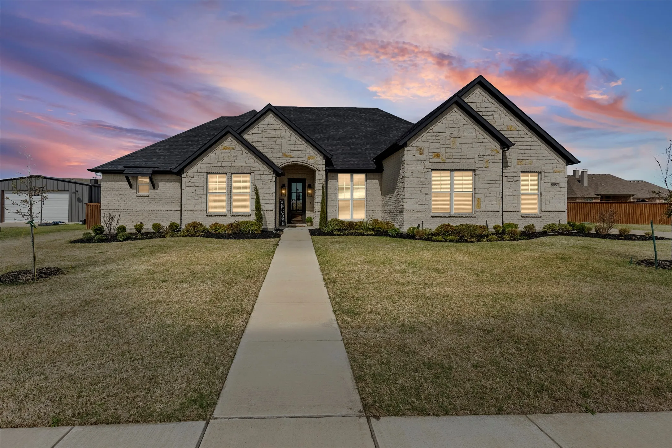 Single Family Residence For Sale in Hunt County , 1022 Todd Street, Caddo Mills, Texas 75135, 4 Bedroom, 4 Bathroom, 2 Garage spaces, 2,764 Sqft, built in 2022, Preowned, mls#21199991, Real Estate Agent in Caddo Mills, Homes For Sale in Hunt county, Homes For Sale in Caddo Mills, Realtor in Caddo Mills Texas, Real Estate Brokerage Independent Realty Texas, Luminita Cordes Realtor