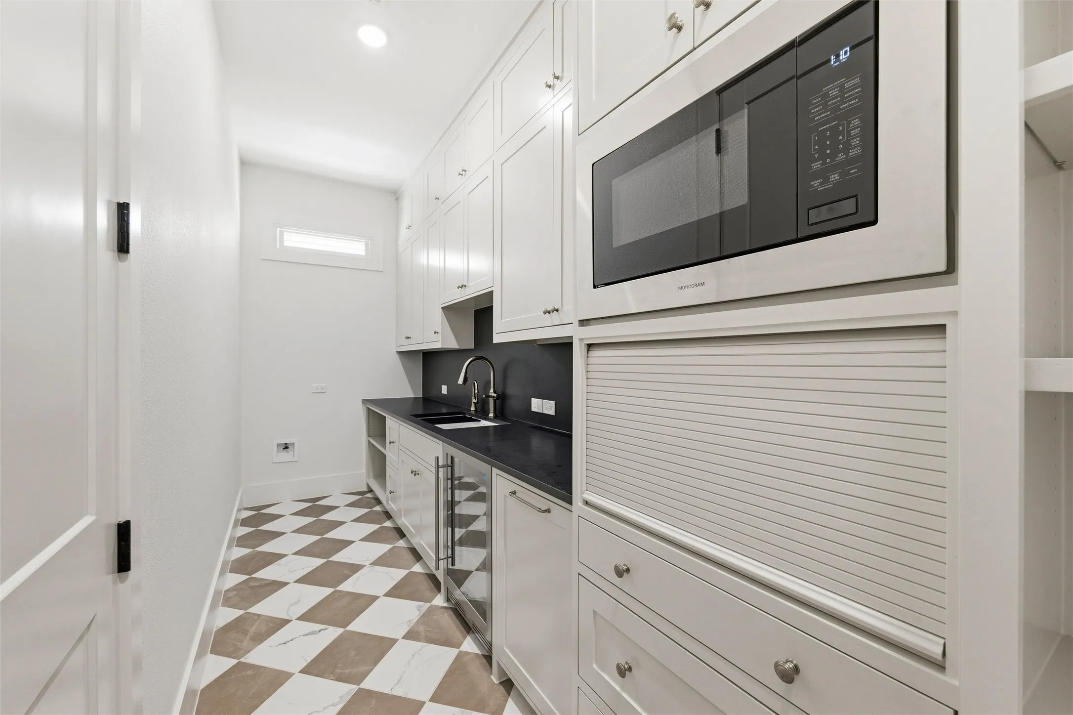 Scullery/ Prep Kitchen