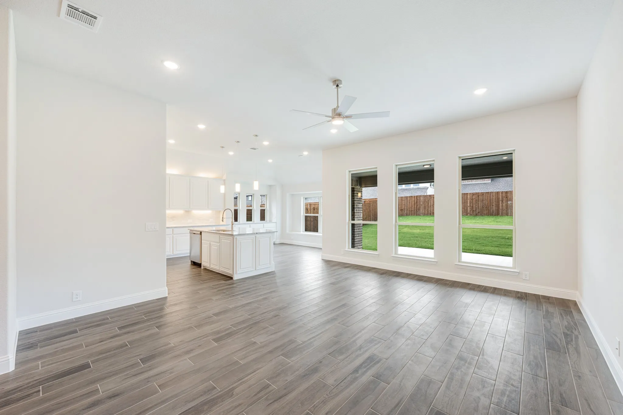 Single Family Residence For Sale in Ellis County , 200 Rosewood Drive, Glenn Heights, Texas 75154, 4 Bedroom, 2 Bathroom, 3 Garage spaces, 2,314 Sqft, built in 2026, New Construction - Incomplete, mls#21200628, Real Estate Agent in Glenn Heights, Homes For Sale in Ellis county, Homes For Sale in Glenn Heights, Realtor in Glenn Heights Texas, Real Estate Brokerage Independent Realty Texas, Luminita Cordes Realtor