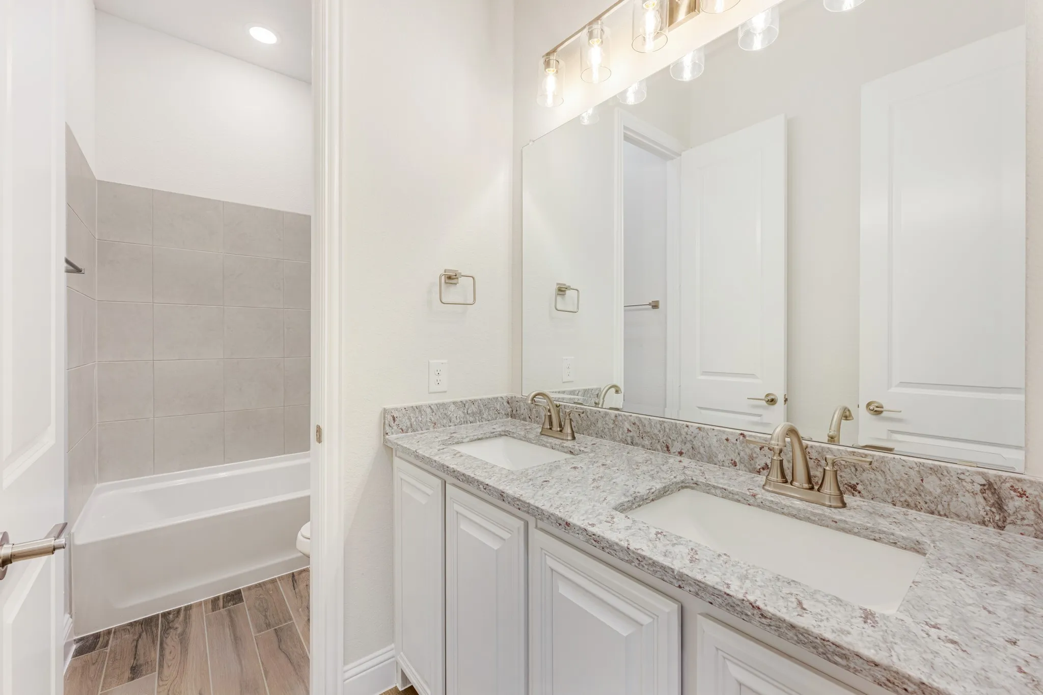 Single Family Residence For Sale in Ellis County , 200 Rosewood Drive, Glenn Heights, Texas 75154, 4 Bedroom, 2 Bathroom, 3 Garage spaces, 2,314 Sqft, built in 2026, New Construction - Incomplete, mls#21200628, Real Estate Agent in Glenn Heights, Homes For Sale in Ellis county, Homes For Sale in Glenn Heights, Realtor in Glenn Heights Texas, Real Estate Brokerage Independent Realty Texas, Luminita Cordes Realtor