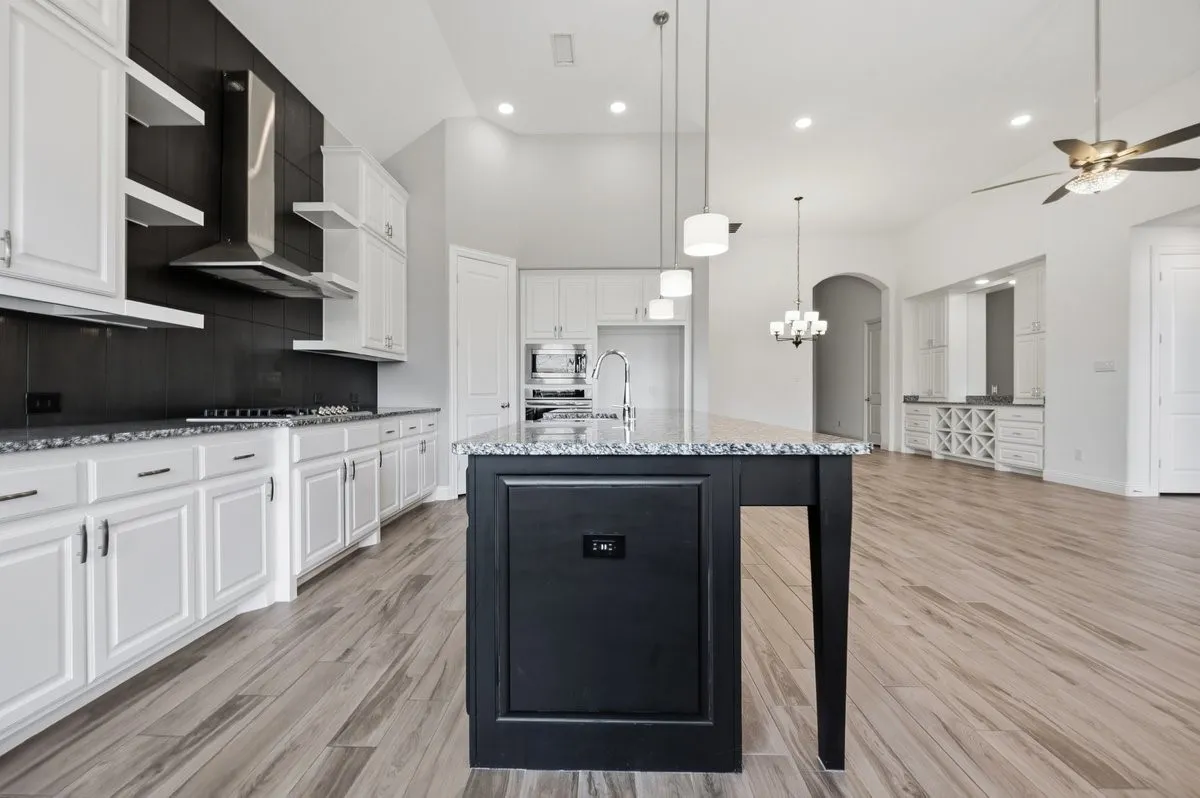 Single Family Residence For Sale in Tarrant County , 7508 Plumgrove Road, Fort Worth, Texas 76123, 3 Bedroom, 2 Bathroom, 2 Garage spaces, 2,329 Sqft, built in 2019, Preowned, mls#21200723, Real Estate Agent in Fort Worth, Homes For Sale in Tarrant county, Homes For Sale in Fort Worth, Realtor in Fort Worth Texas, Real Estate Brokerage Independent Realty Texas, Luminita Cordes Realtor