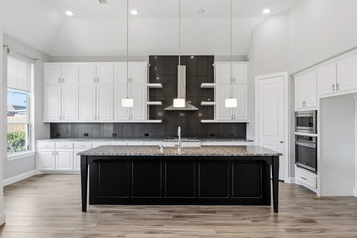 Single Family Residence For Sale in Tarrant County , 7508 Plumgrove Road, Fort Worth, Texas 76123, 3 Bedroom, 2 Bathroom, 2 Garage spaces, 2,329 Sqft, built in 2019, Preowned, mls#21200723, Real Estate Agent in Fort Worth, Homes For Sale in Tarrant county, Homes For Sale in Fort Worth, Realtor in Fort Worth Texas, Real Estate Brokerage Independent Realty Texas, Luminita Cordes Realtor