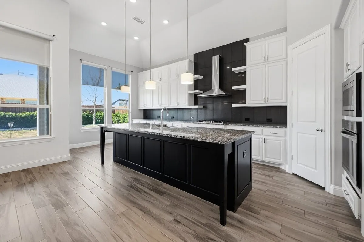 Single Family Residence For Sale in Tarrant County , 7508 Plumgrove Road, Fort Worth, Texas 76123, 3 Bedroom, 2 Bathroom, 2 Garage spaces, 2,329 Sqft, built in 2019, Preowned, mls#21200723, Real Estate Agent in Fort Worth, Homes For Sale in Tarrant county, Homes For Sale in Fort Worth, Realtor in Fort Worth Texas, Real Estate Brokerage Independent Realty Texas, Luminita Cordes Realtor
