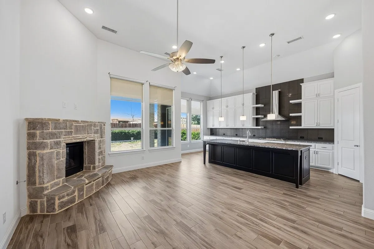Single Family Residence For Sale in Tarrant County , 7508 Plumgrove Road, Fort Worth, Texas 76123, 3 Bedroom, 2 Bathroom, 2 Garage spaces, 2,329 Sqft, built in 2019, Preowned, mls#21200723, Real Estate Agent in Fort Worth, Homes For Sale in Tarrant county, Homes For Sale in Fort Worth, Realtor in Fort Worth Texas, Real Estate Brokerage Independent Realty Texas, Luminita Cordes Realtor