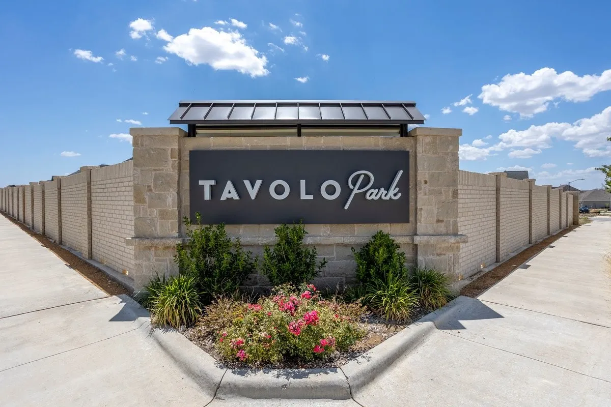 Single Family Residence For Sale in Tarrant County , 7508 Plumgrove Road, Fort Worth, Texas 76123, 3 Bedroom, 2 Bathroom, 2 Garage spaces, 2,329 Sqft, built in 2019, Preowned, mls#21200723, Real Estate Agent in Fort Worth, Homes For Sale in Tarrant county, Homes For Sale in Fort Worth, Realtor in Fort Worth Texas, Real Estate Brokerage Independent Realty Texas, Luminita Cordes Realtor