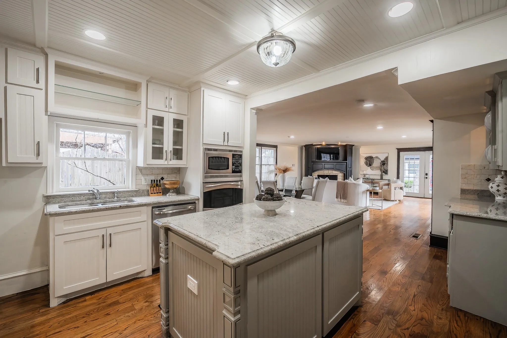 Single Family Residence For Sale in Collin County , 811 N Church Street, Mc Kinney, Texas 75069, 4 Bedroom, 5 Bathroom, 2 Garage spaces, 3,525 Sqft, built in 1920, mls#21195227, Real Estate Agent in Mc Kinney, Homes For Sale in Collin county, Homes For Sale in Mc Kinney, Realtor in Mc Kinney Texas, Real Estate Brokerage Independent Realty Texas, Luminita Cordes Realtor
