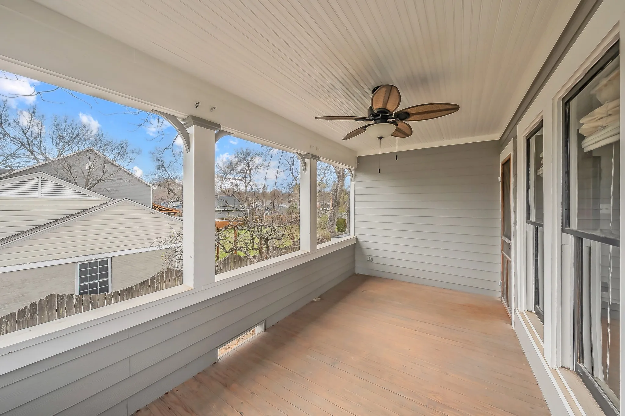 Single Family Residence For Sale in Collin County , 811 N Church Street, Mc Kinney, Texas 75069, 4 Bedroom, 5 Bathroom, 2 Garage spaces, 3,525 Sqft, built in 1920, mls#21195227, Real Estate Agent in Mc Kinney, Homes For Sale in Collin county, Homes For Sale in Mc Kinney, Realtor in Mc Kinney Texas, Real Estate Brokerage Independent Realty Texas, Luminita Cordes Realtor