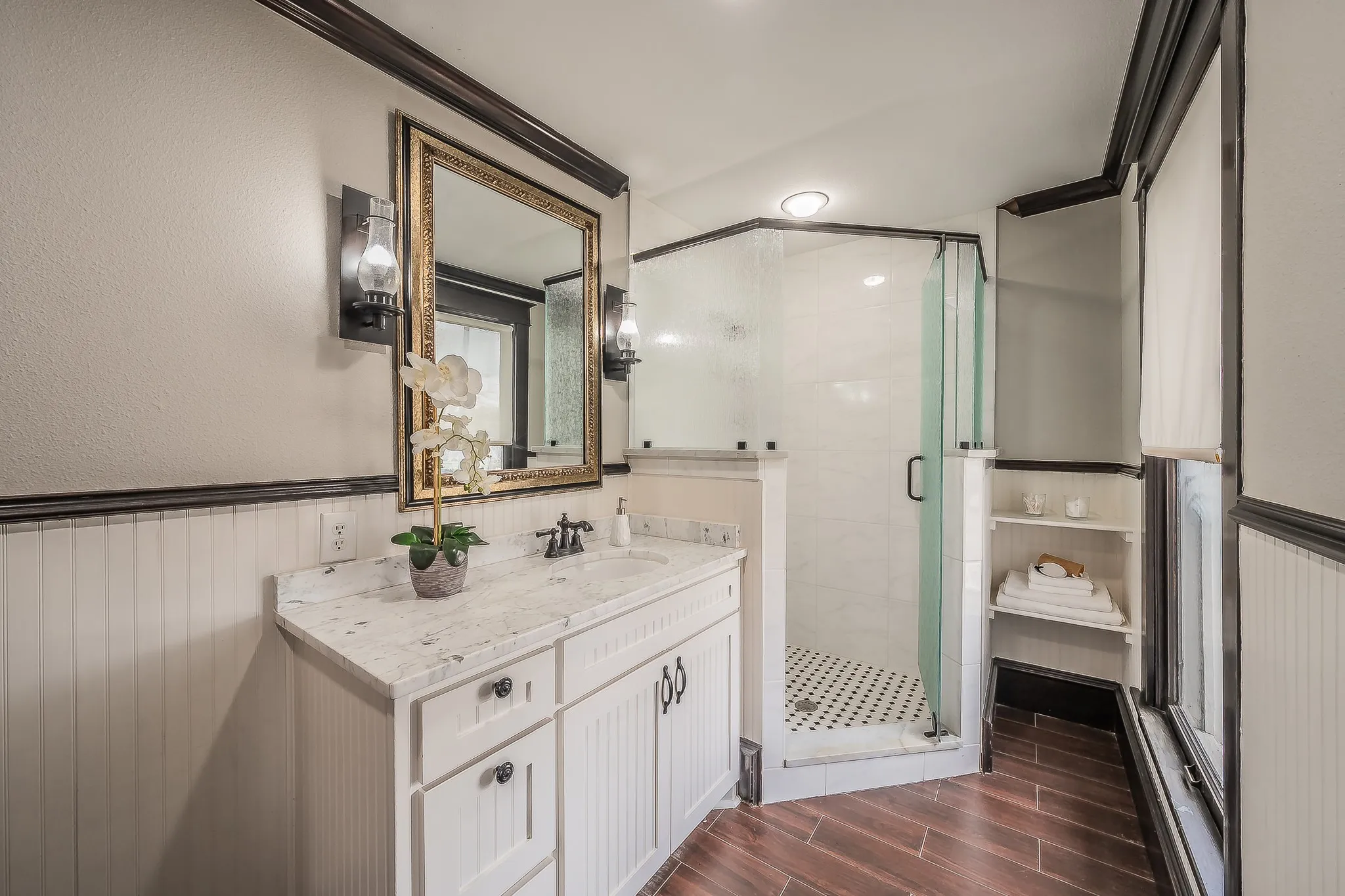 Single Family Residence For Sale in Collin County , 811 N Church Street, Mc Kinney, Texas 75069, 4 Bedroom, 5 Bathroom, 2 Garage spaces, 3,525 Sqft, built in 1920, mls#21195227, Real Estate Agent in Mc Kinney, Homes For Sale in Collin county, Homes For Sale in Mc Kinney, Realtor in Mc Kinney Texas, Real Estate Brokerage Independent Realty Texas, Luminita Cordes Realtor
