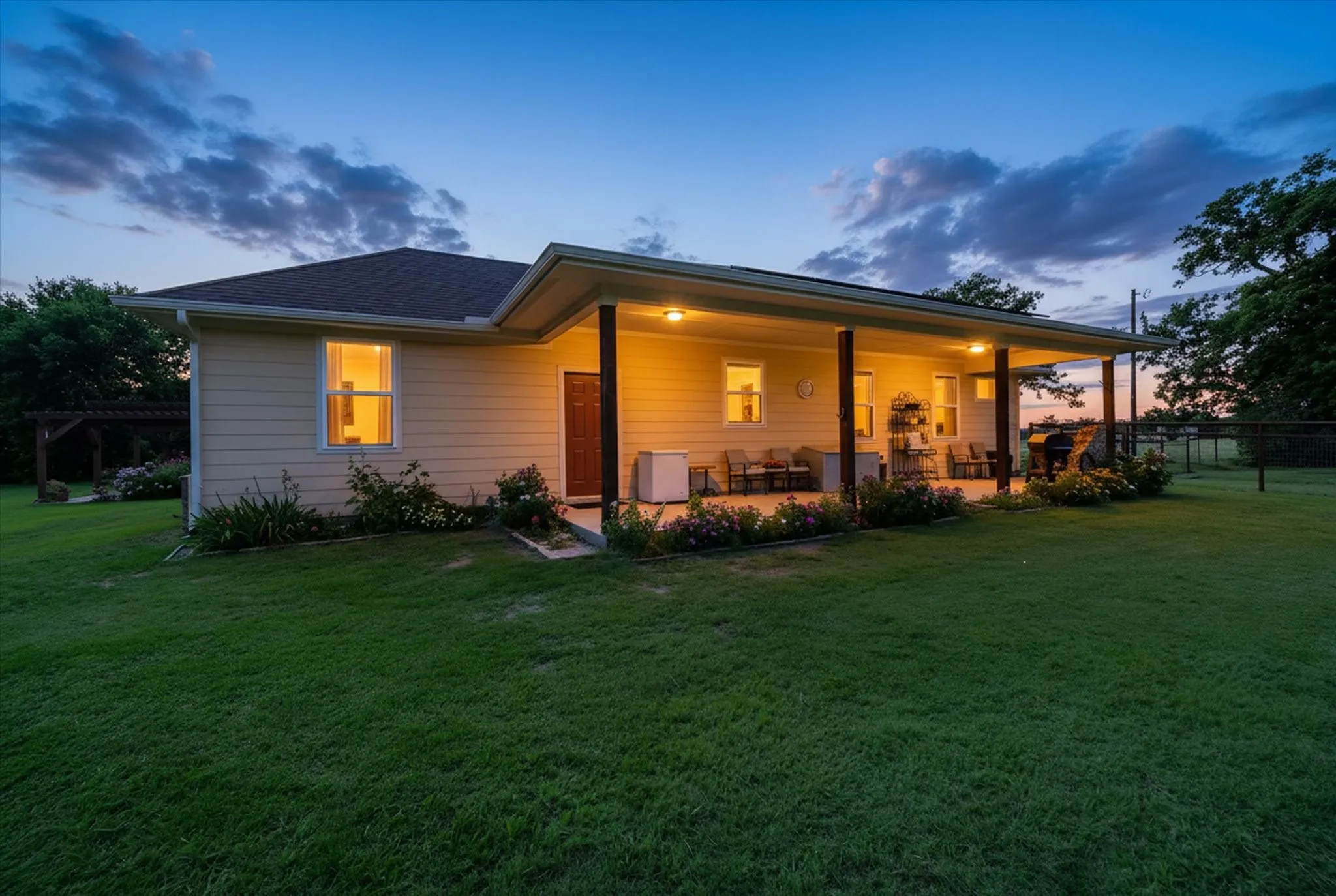 Single Family Residence For Sale in Navarro County , 381 County Road 3050, Purdon, Texas 76679, 3 Bedroom, 2 Bathroom, 6 Garage spaces, 1,179 Sqft, built in 2020, mls#21201063, Real Estate Agent in Purdon, Homes For Sale in Navarro county, Homes For Sale in Purdon, Realtor in Purdon Texas, Real Estate Brokerage Independent Realty Texas, Luminita Cordes Realtor