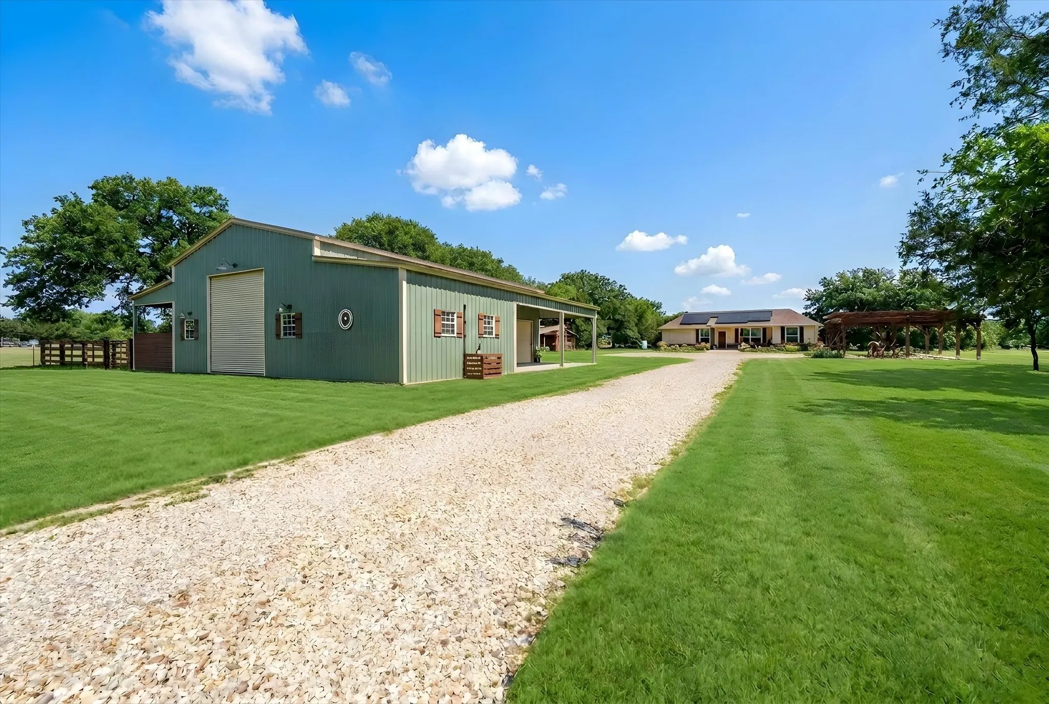 Single Family Residence For Sale in Navarro County , 381 County Road 3050, Purdon, Texas 76679, 3 Bedroom, 2 Bathroom, 6 Garage spaces, 1,179 Sqft, built in 2020, mls#21201063, Real Estate Agent in Purdon, Homes For Sale in Navarro county, Homes For Sale in Purdon, Realtor in Purdon Texas, Real Estate Brokerage Independent Realty Texas, Luminita Cordes Realtor
