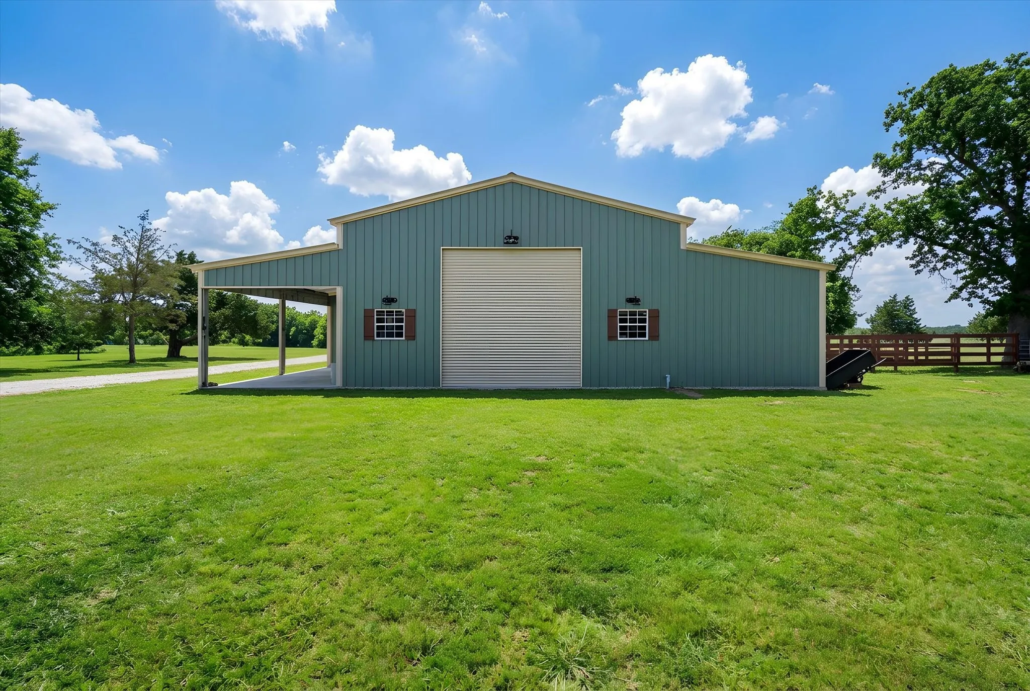 Single Family Residence For Sale in Navarro County , 381 County Road 3050, Purdon, Texas 76679, 3 Bedroom, 2 Bathroom, 6 Garage spaces, 1,179 Sqft, built in 2020, mls#21201063, Real Estate Agent in Purdon, Homes For Sale in Navarro county, Homes For Sale in Purdon, Realtor in Purdon Texas, Real Estate Brokerage Independent Realty Texas, Luminita Cordes Realtor