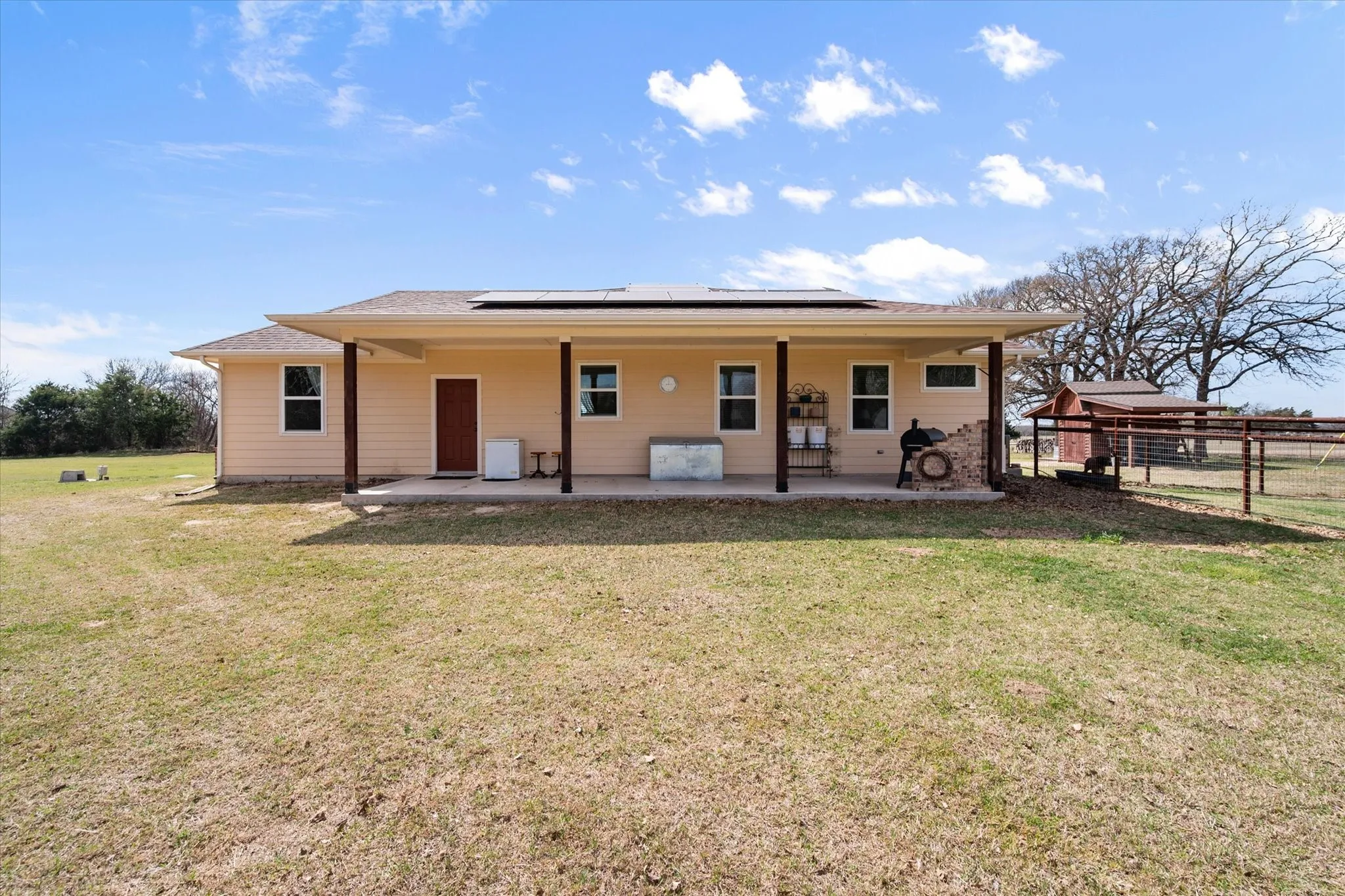 Single Family Residence For Sale in Navarro County , 381 County Road 3050, Purdon, Texas 76679, 3 Bedroom, 2 Bathroom, 6 Garage spaces, 1,179 Sqft, built in 2020, mls#21201063, Real Estate Agent in Purdon, Homes For Sale in Navarro county, Homes For Sale in Purdon, Realtor in Purdon Texas, Real Estate Brokerage Independent Realty Texas, Luminita Cordes Realtor