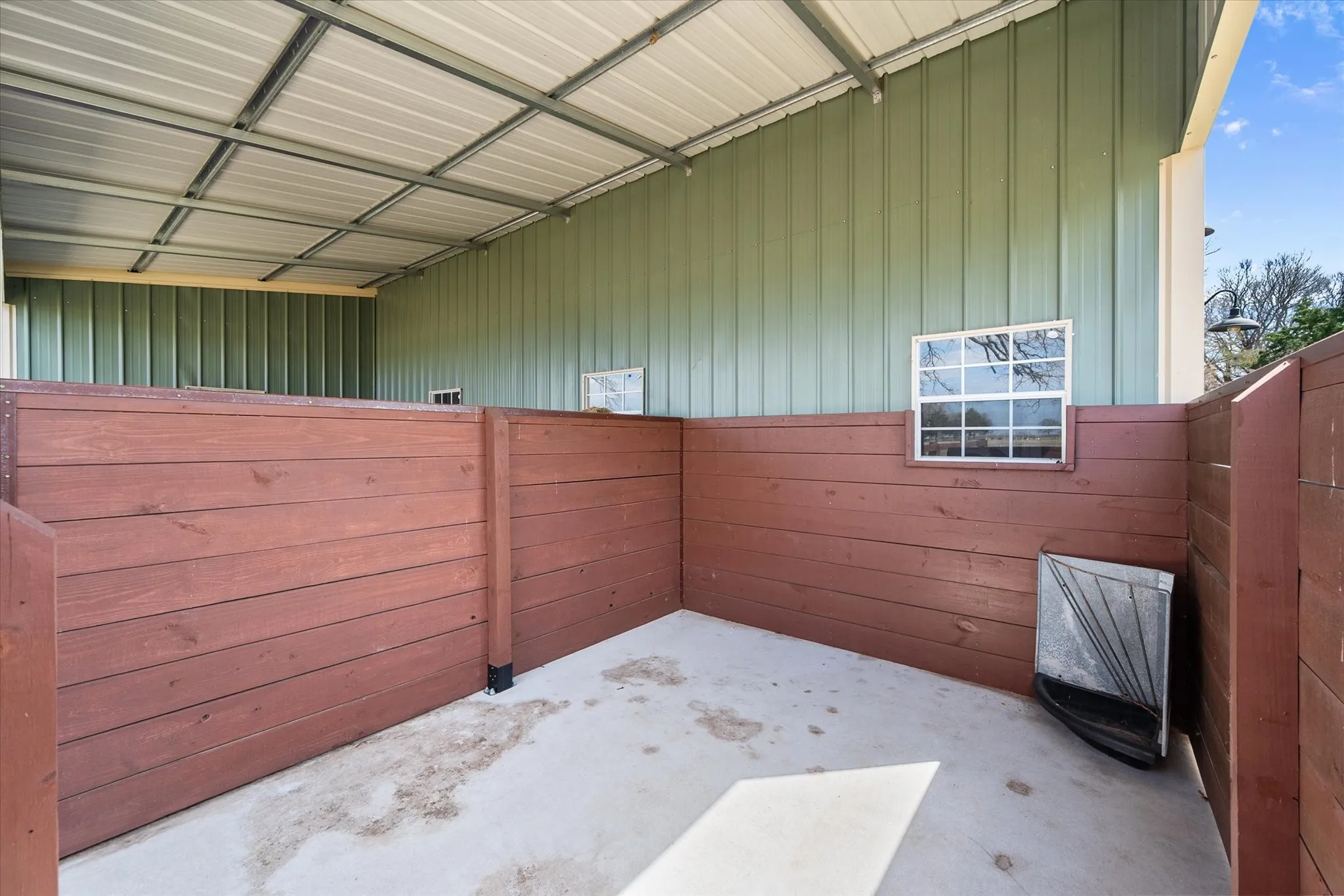 Single Family Residence For Sale in Navarro County , 381 County Road 3050, Purdon, Texas 76679, 3 Bedroom, 2 Bathroom, 6 Garage spaces, 1,179 Sqft, built in 2020, mls#21201063, Real Estate Agent in Purdon, Homes For Sale in Navarro county, Homes For Sale in Purdon, Realtor in Purdon Texas, Real Estate Brokerage Independent Realty Texas, Luminita Cordes Realtor