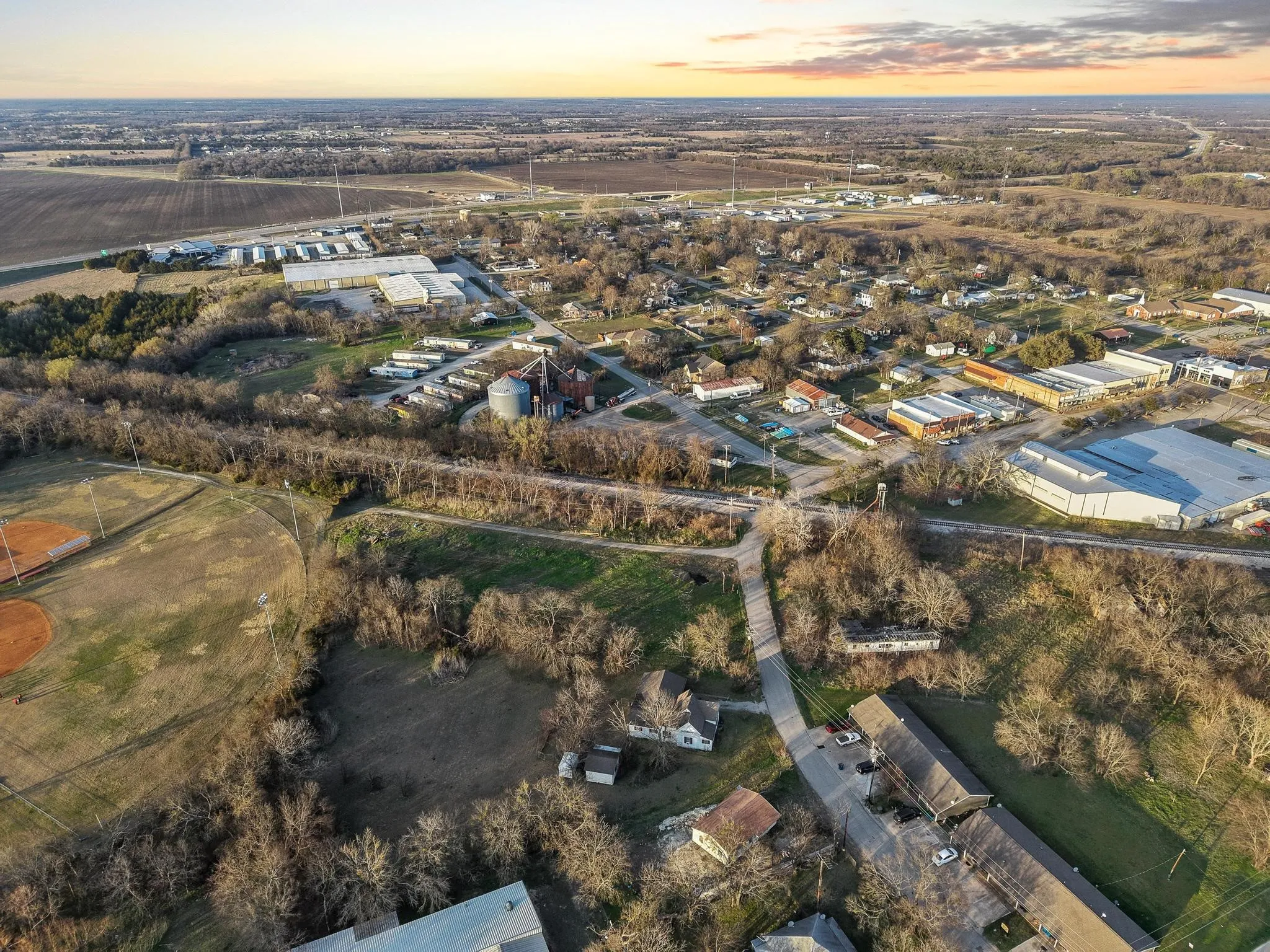 Unimproved Land For Sale in Fannin County , 120 Holmes Street Lot 4, Trenton, Texas 75490, 0, 0, Garage spaces, 0 Sqft, built in 0, mls#21201133, Real Estate Agent in Trenton, Homes For Sale in Fannin county, Homes For Sale in Trenton, Realtor in Trenton Texas, Real Estate Brokerage Independent Realty Texas, Luminita Cordes Realtor