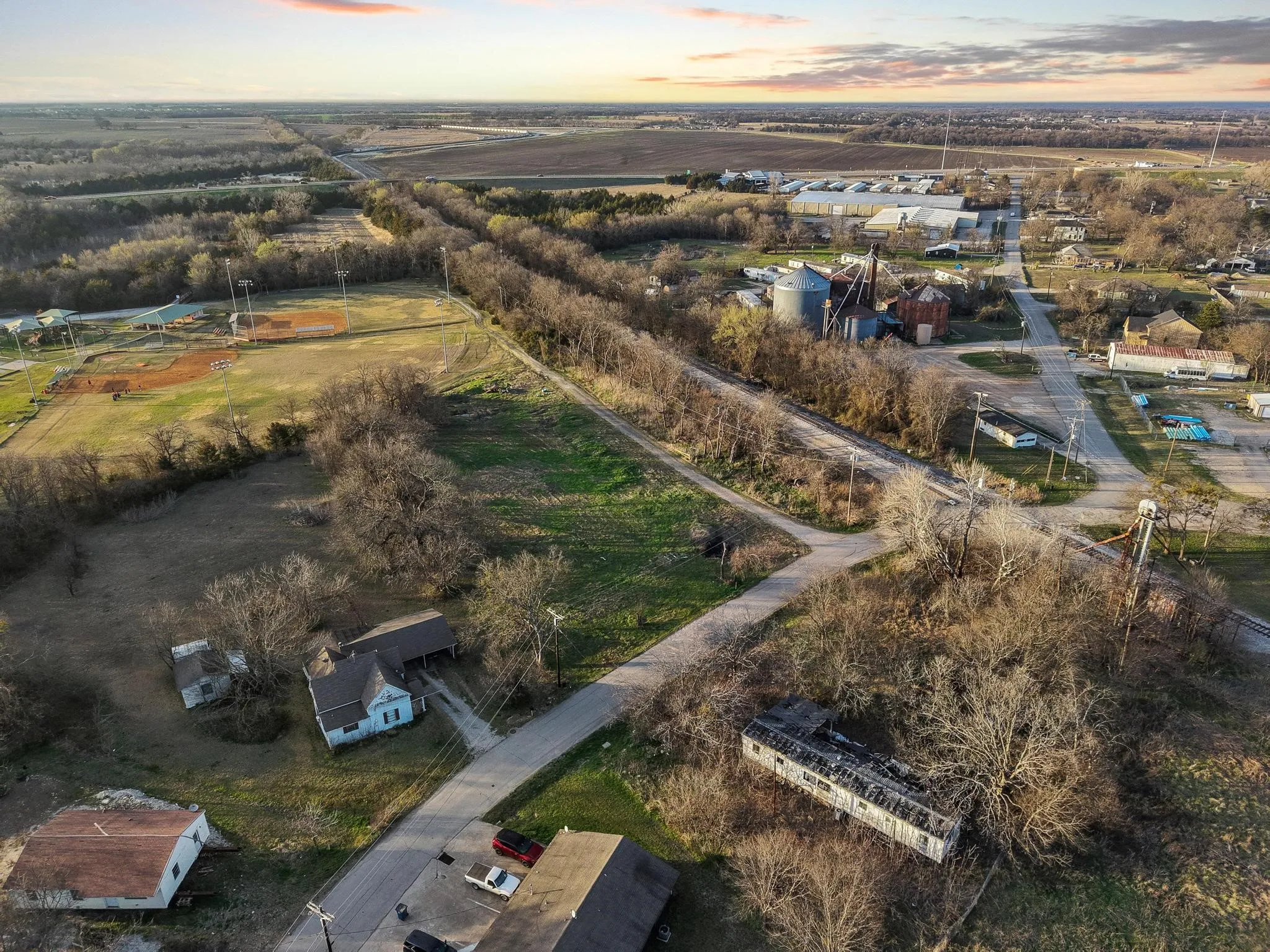 Unimproved Land For Sale in Fannin County , 120 Holmes Street Lot 4, Trenton, Texas 75490, 0, 0, Garage spaces, 0 Sqft, built in 0, mls#21201133, Real Estate Agent in Trenton, Homes For Sale in Fannin county, Homes For Sale in Trenton, Realtor in Trenton Texas, Real Estate Brokerage Independent Realty Texas, Luminita Cordes Realtor