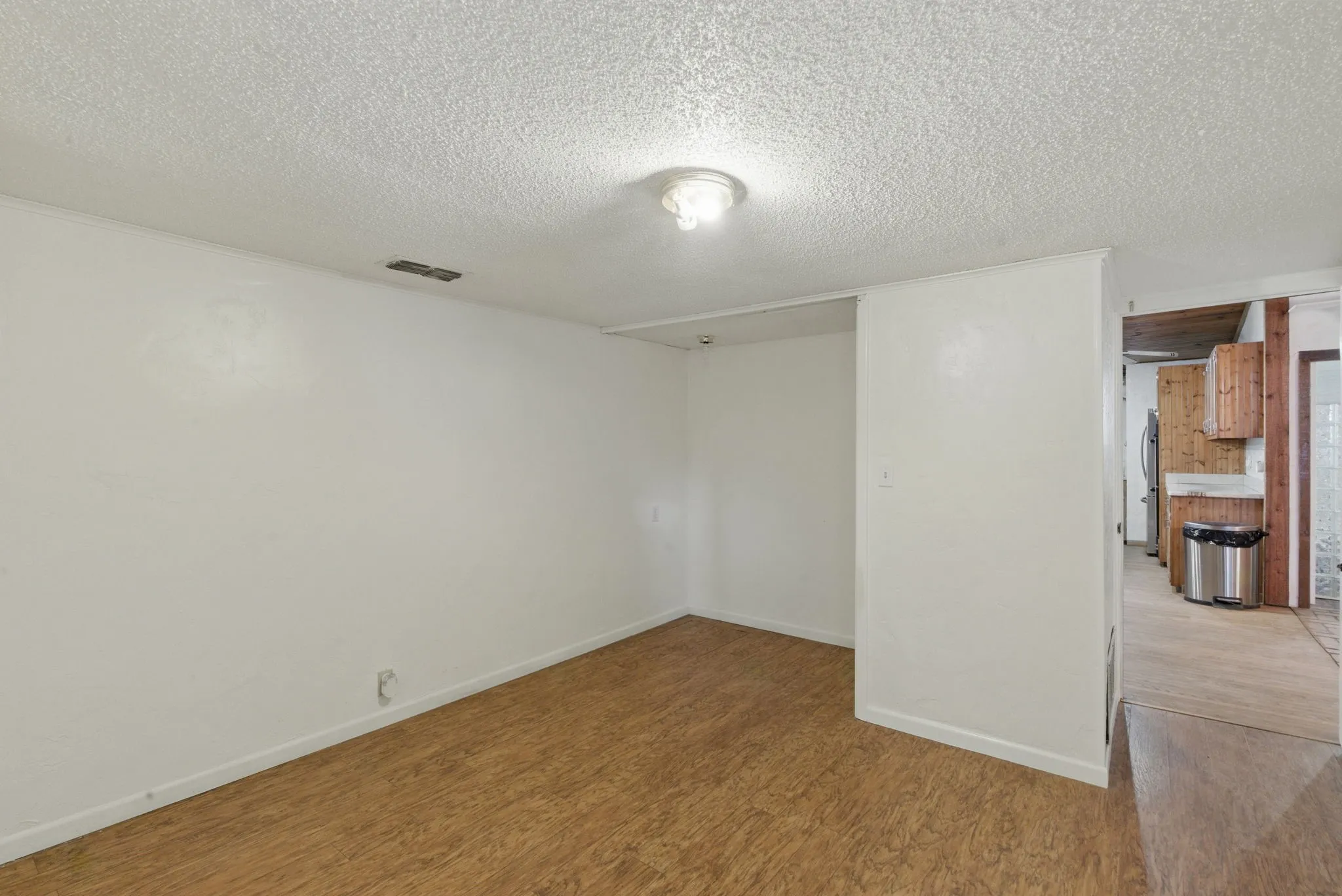 Single Family Residence For Sale in Eastland County , 215 County Road 564, Eastland, Texas 76448, 3 Bedroom, 4 Bathroom, 2 Garage spaces, 2,862 Sqft, built in 1980, Price $365,000, mls#21200273, Real Estate Agent in Eastland, Homes For Sale in Eastland county, Homes For Sale in Eastland, Realtor in Eastland Texas, Real Estate Brokerage Independent Realty Texas, Luminita Cordes Realtor