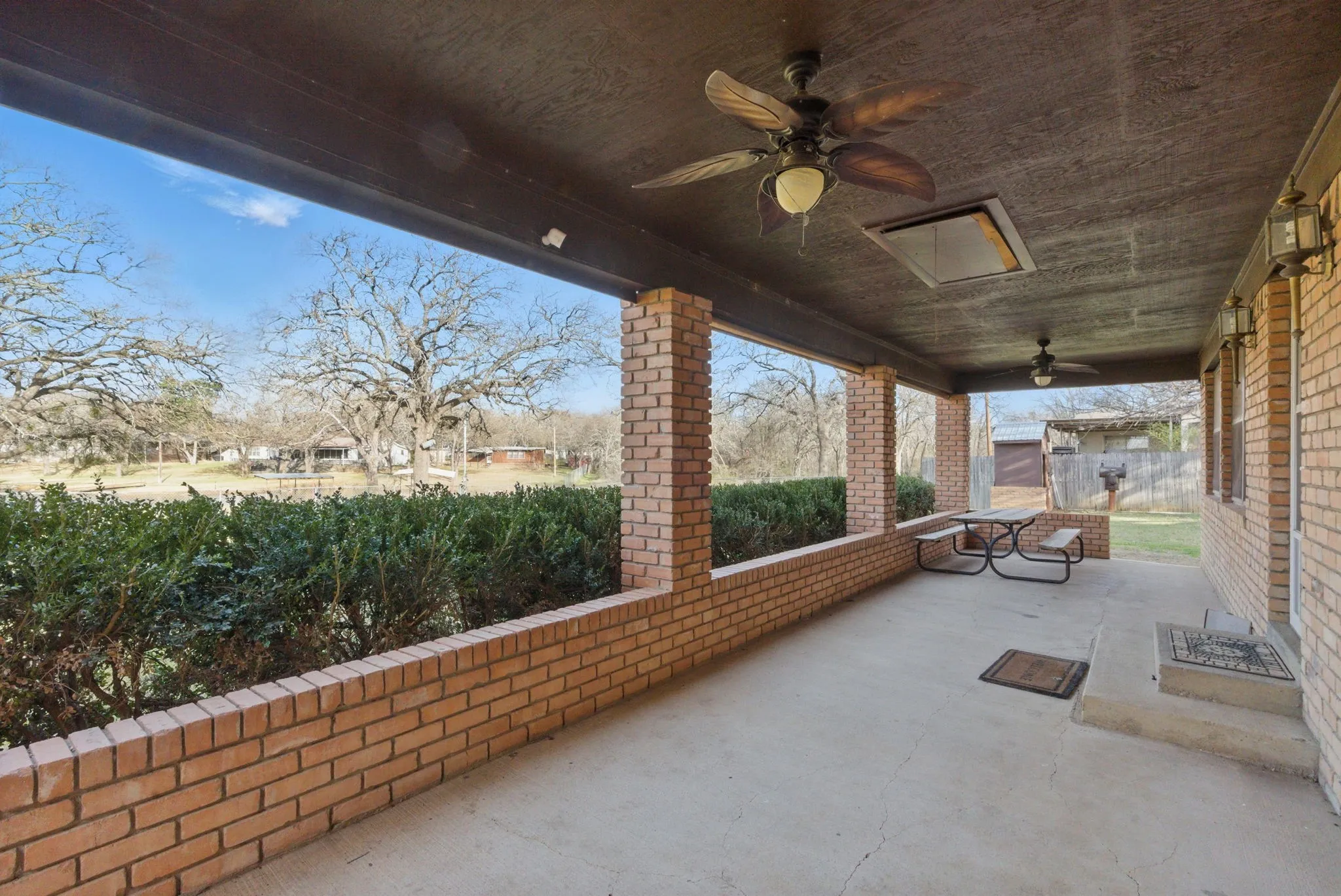 Single Family Residence For Sale in Eastland County , 215 County Road 564, Eastland, Texas 76448, 3 Bedroom, 4 Bathroom, 2 Garage spaces, 2,862 Sqft, built in 1980, Price $365,000, mls#21200273, Real Estate Agent in Eastland, Homes For Sale in Eastland county, Homes For Sale in Eastland, Realtor in Eastland Texas, Real Estate Brokerage Independent Realty Texas, Luminita Cordes Realtor