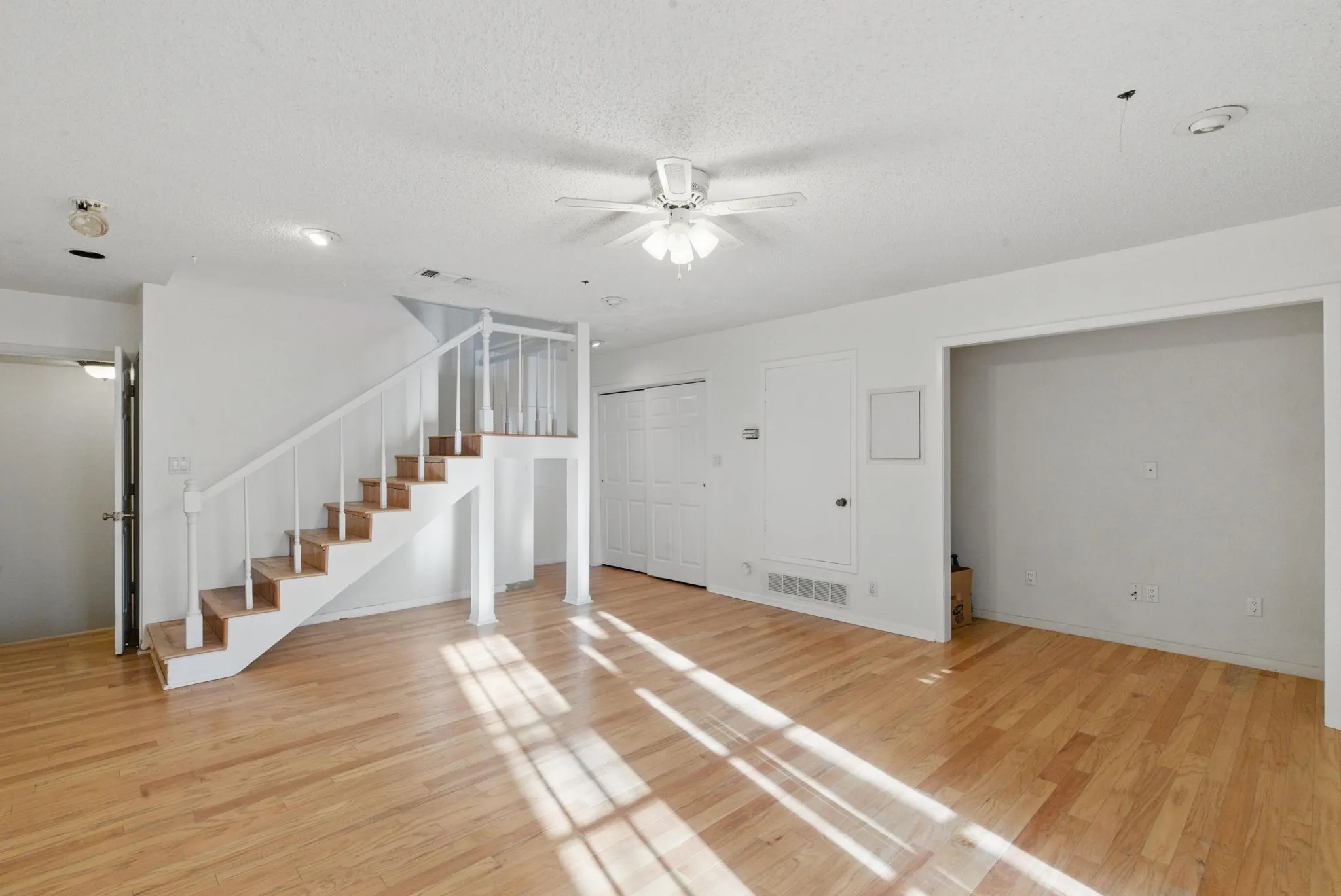 Single Family Residence For Sale in Eastland County , 215 County Road 564, Eastland, Texas 76448, 3 Bedroom, 4 Bathroom, 2 Garage spaces, 2,862 Sqft, built in 1980, Price $365,000, mls#21200273, Real Estate Agent in Eastland, Homes For Sale in Eastland county, Homes For Sale in Eastland, Realtor in Eastland Texas, Real Estate Brokerage Independent Realty Texas, Luminita Cordes Realtor