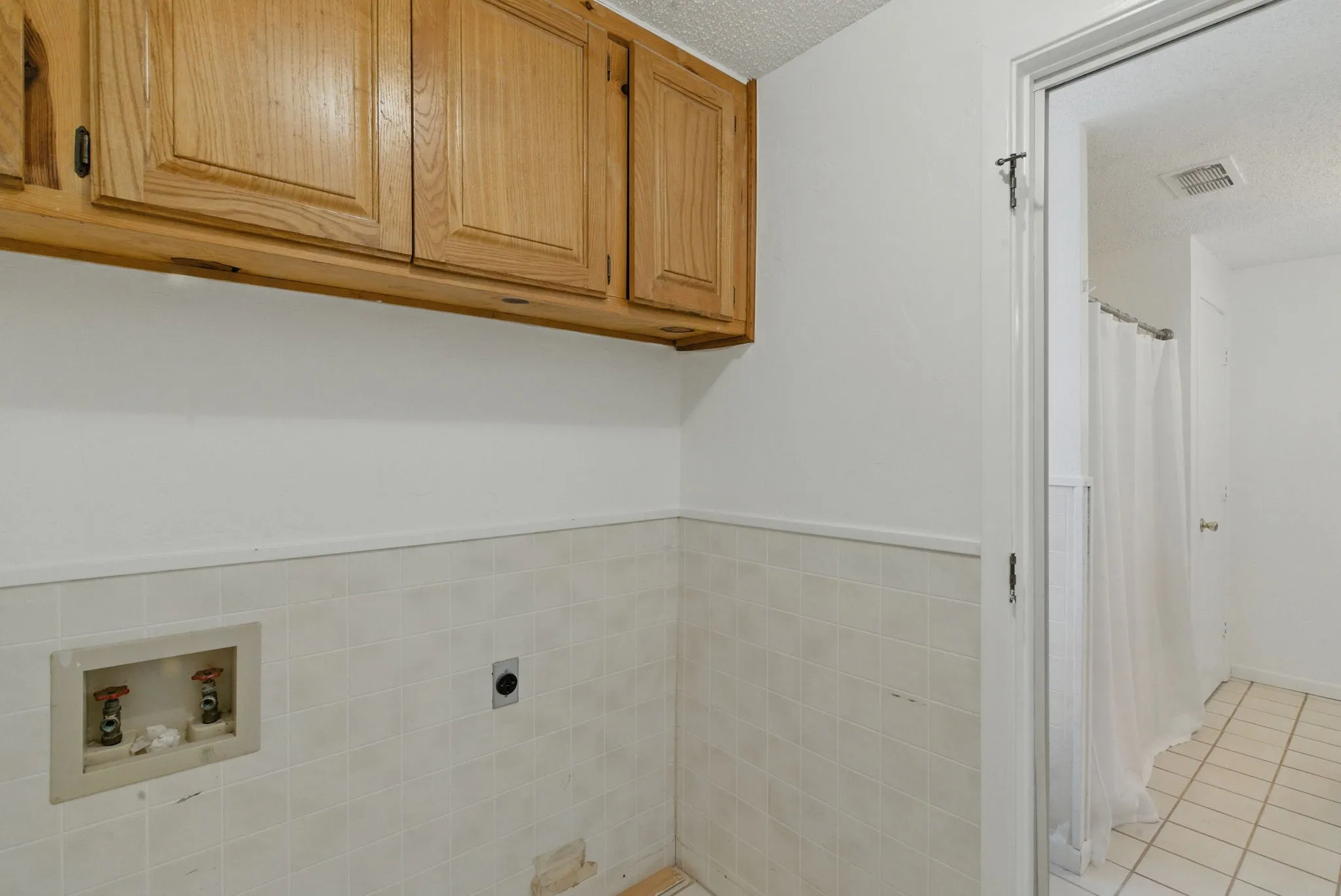 Single Family Residence For Sale in Eastland County , 215 County Road 564, Eastland, Texas 76448, 3 Bedroom, 4 Bathroom, 2 Garage spaces, 2,862 Sqft, built in 1980, Price $365,000, mls#21200273, Real Estate Agent in Eastland, Homes For Sale in Eastland county, Homes For Sale in Eastland, Realtor in Eastland Texas, Real Estate Brokerage Independent Realty Texas, Luminita Cordes Realtor