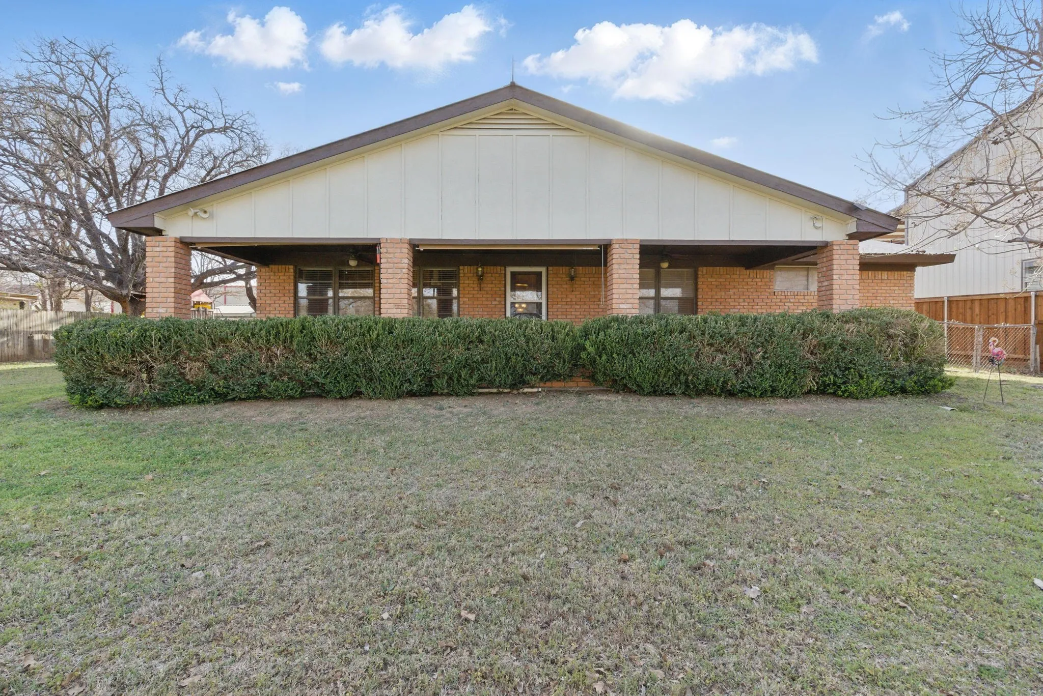 Single Family Residence For Sale in Eastland County , 215 County Road 564, Eastland, Texas 76448, 3 Bedroom, 4 Bathroom, 2 Garage spaces, 2,862 Sqft, built in 1980, Price $365,000, mls#21200273, Real Estate Agent in Eastland, Homes For Sale in Eastland county, Homes For Sale in Eastland, Realtor in Eastland Texas, Real Estate Brokerage Independent Realty Texas, Luminita Cordes Realtor