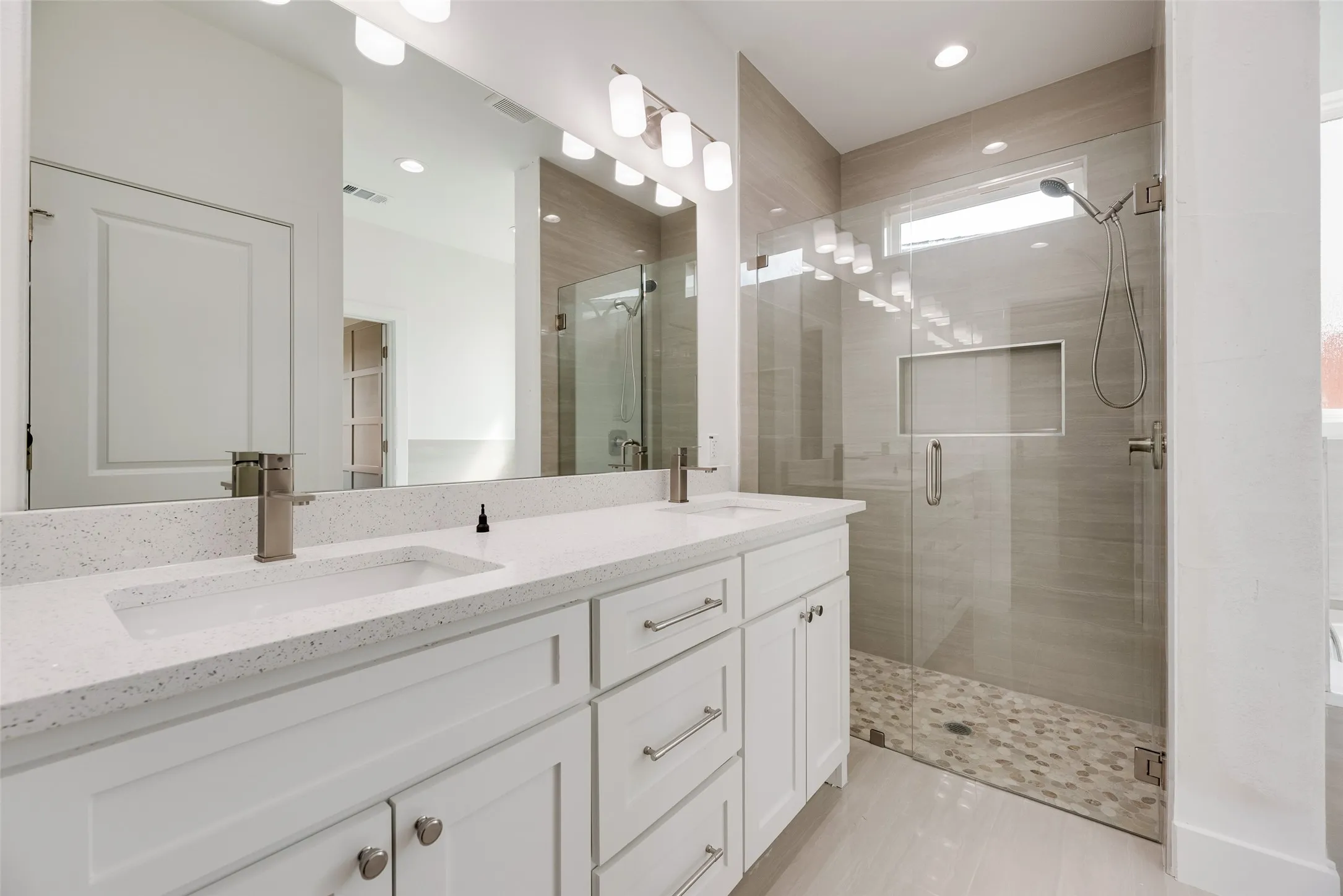 Single Family Residence For Sale in Dallas County , 2511 Lea Crest Drive, Dallas, Texas 75216, 4 Bedroom, 2 Bathroom, 2 Garage spaces, 1,632 Sqft, built in 2026, New Construction - Complete, mls#21195681, Real Estate Agent in Dallas, Homes For Sale in Dallas county, Homes For Sale in Dallas, Realtor in Dallas Texas, Real Estate Brokerage Independent Realty Texas, Luminita Cordes Realtor