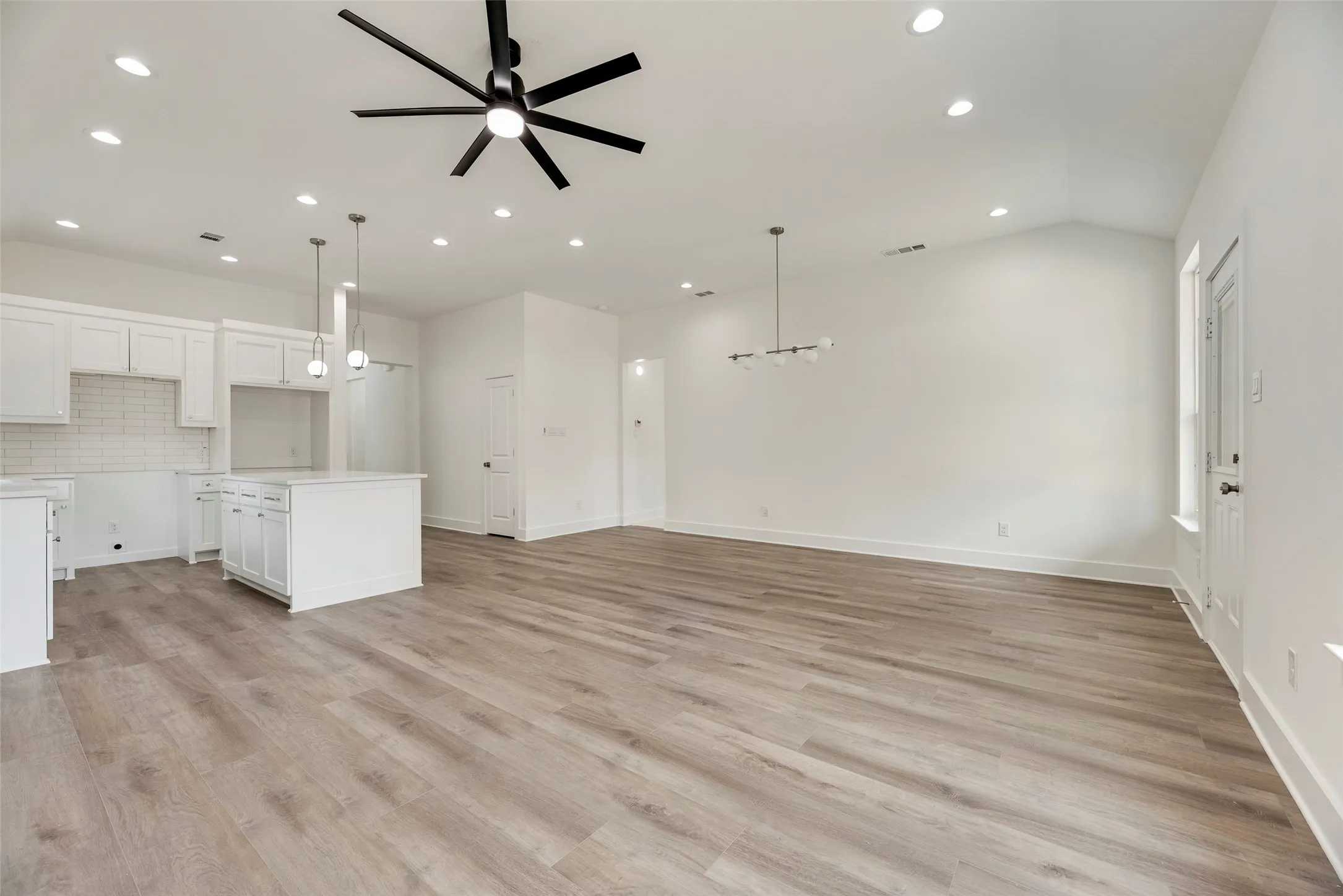 Single Family Residence For Sale in Dallas County , 2511 Lea Crest Drive, Dallas, Texas 75216, 4 Bedroom, 2 Bathroom, 2 Garage spaces, 1,632 Sqft, built in 2026, New Construction - Complete, mls#21195681, Real Estate Agent in Dallas, Homes For Sale in Dallas county, Homes For Sale in Dallas, Realtor in Dallas Texas, Real Estate Brokerage Independent Realty Texas, Luminita Cordes Realtor