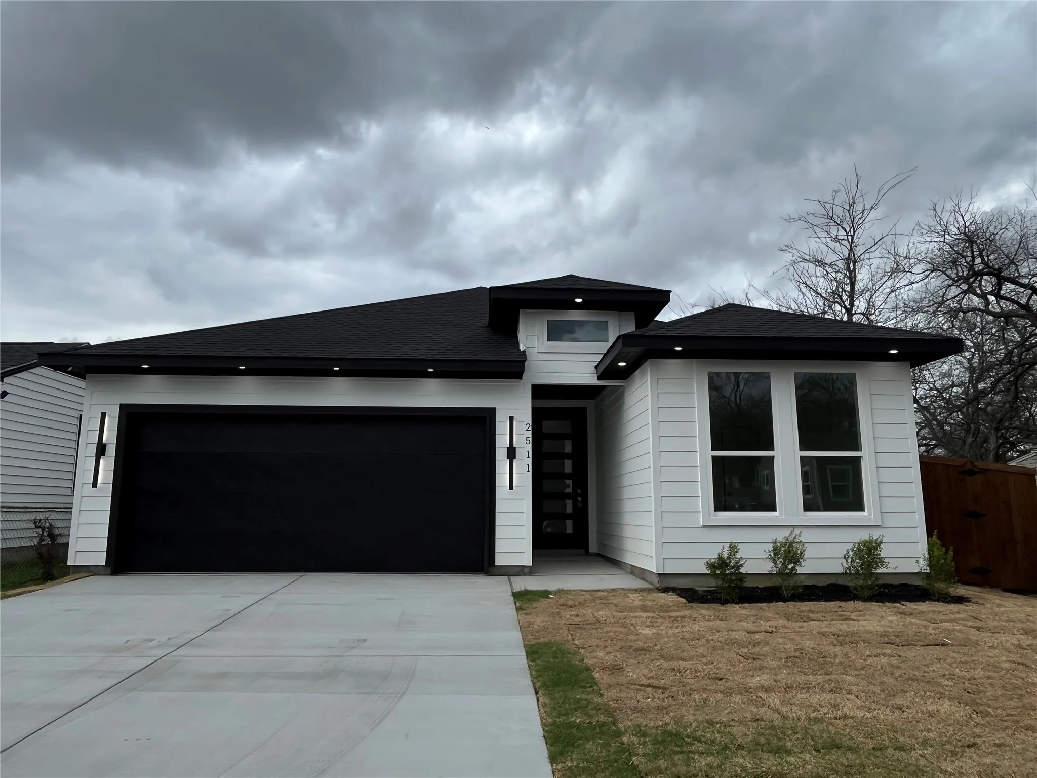 Single Family Residence For Sale in Dallas County , 2511 Lea Crest Drive, Dallas, Texas 75216, 4 Bedroom, 2 Bathroom, 2 Garage spaces, 1,632 Sqft, built in 2026, New Construction - Complete, mls#21195681, Real Estate Agent in Dallas, Homes For Sale in Dallas county, Homes For Sale in Dallas, Realtor in Dallas Texas, Real Estate Brokerage Independent Realty Texas, Luminita Cordes Realtor